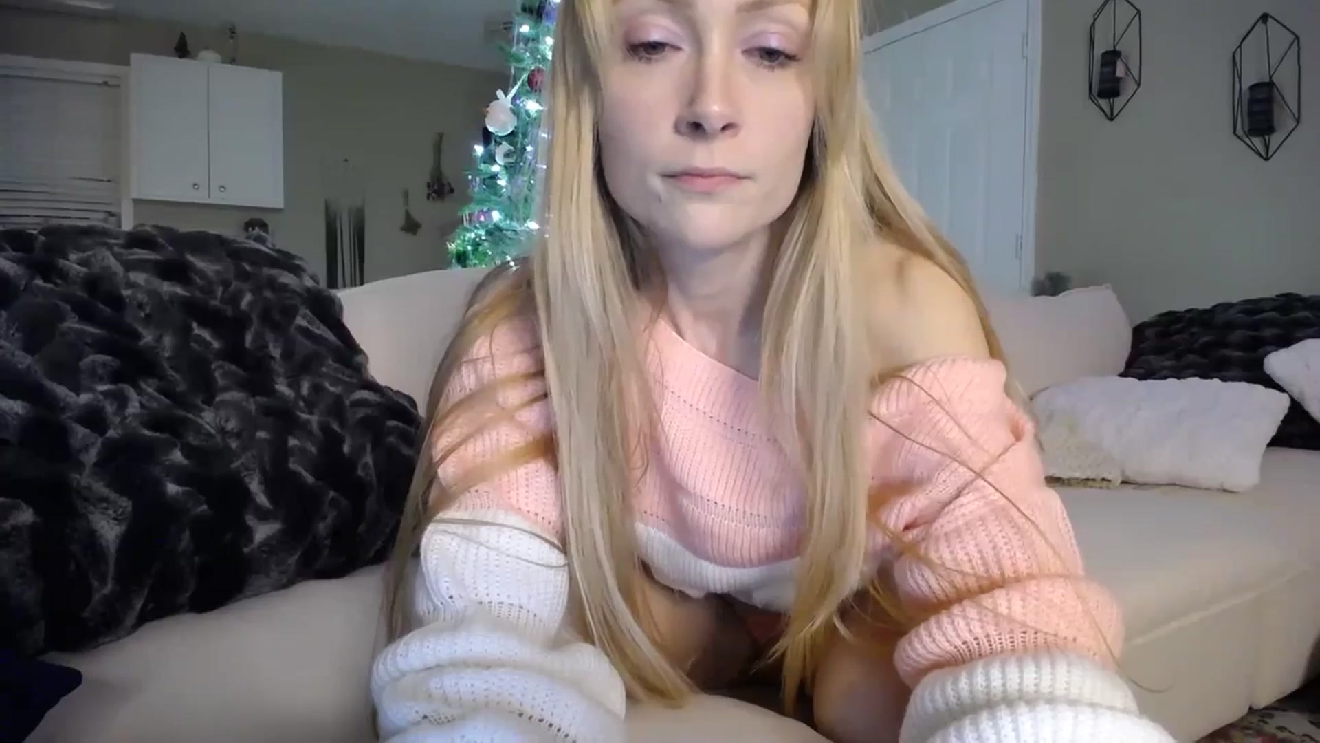Gallery image thumbnail from MissSadieB's myfreecams stream on, 12/10/2023, 02:12 image 8 of 20