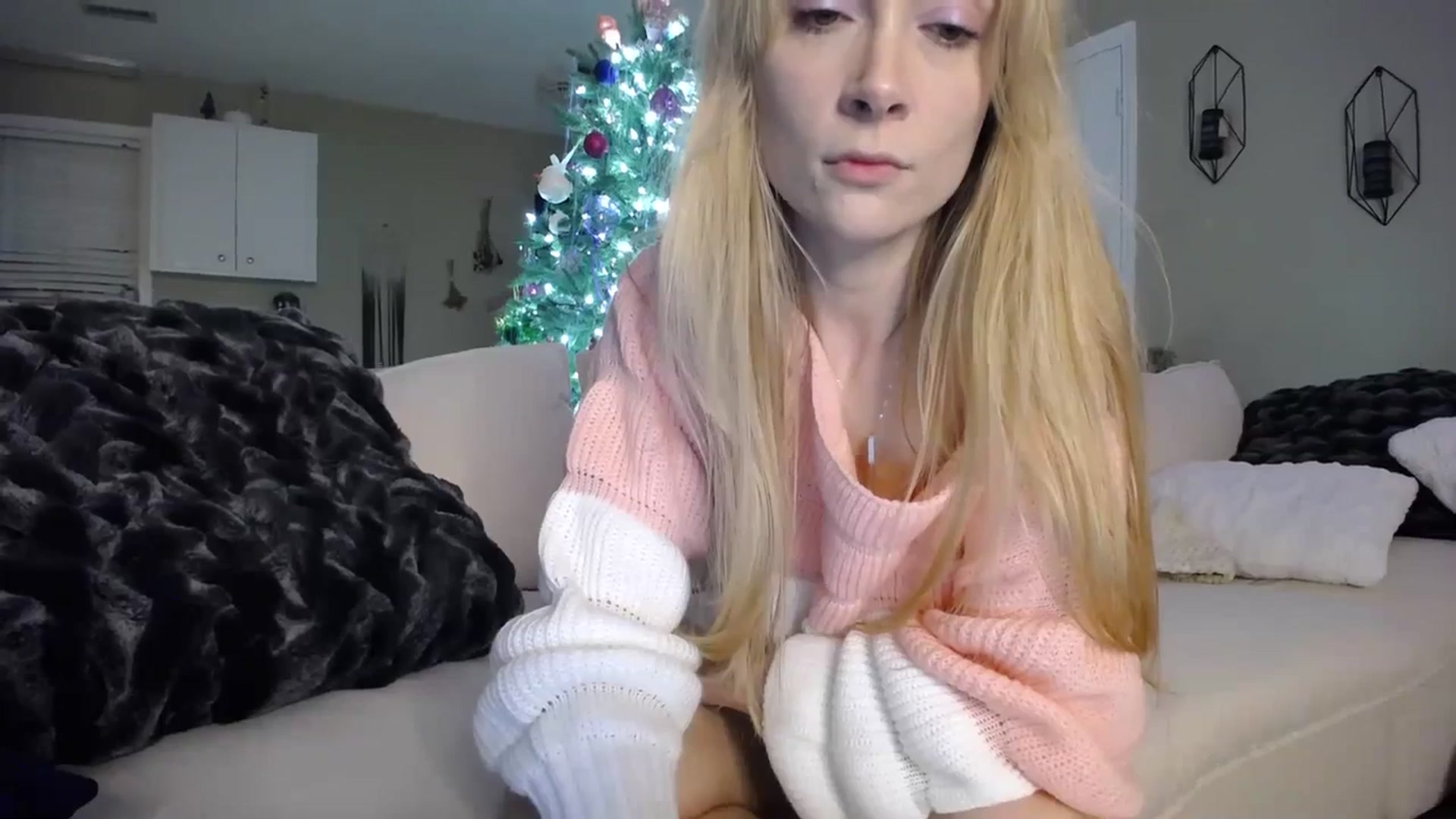 Gallery image thumbnail from MissSadieB's myfreecams stream on, 12/10/2023, 02:12 image 16 of 20