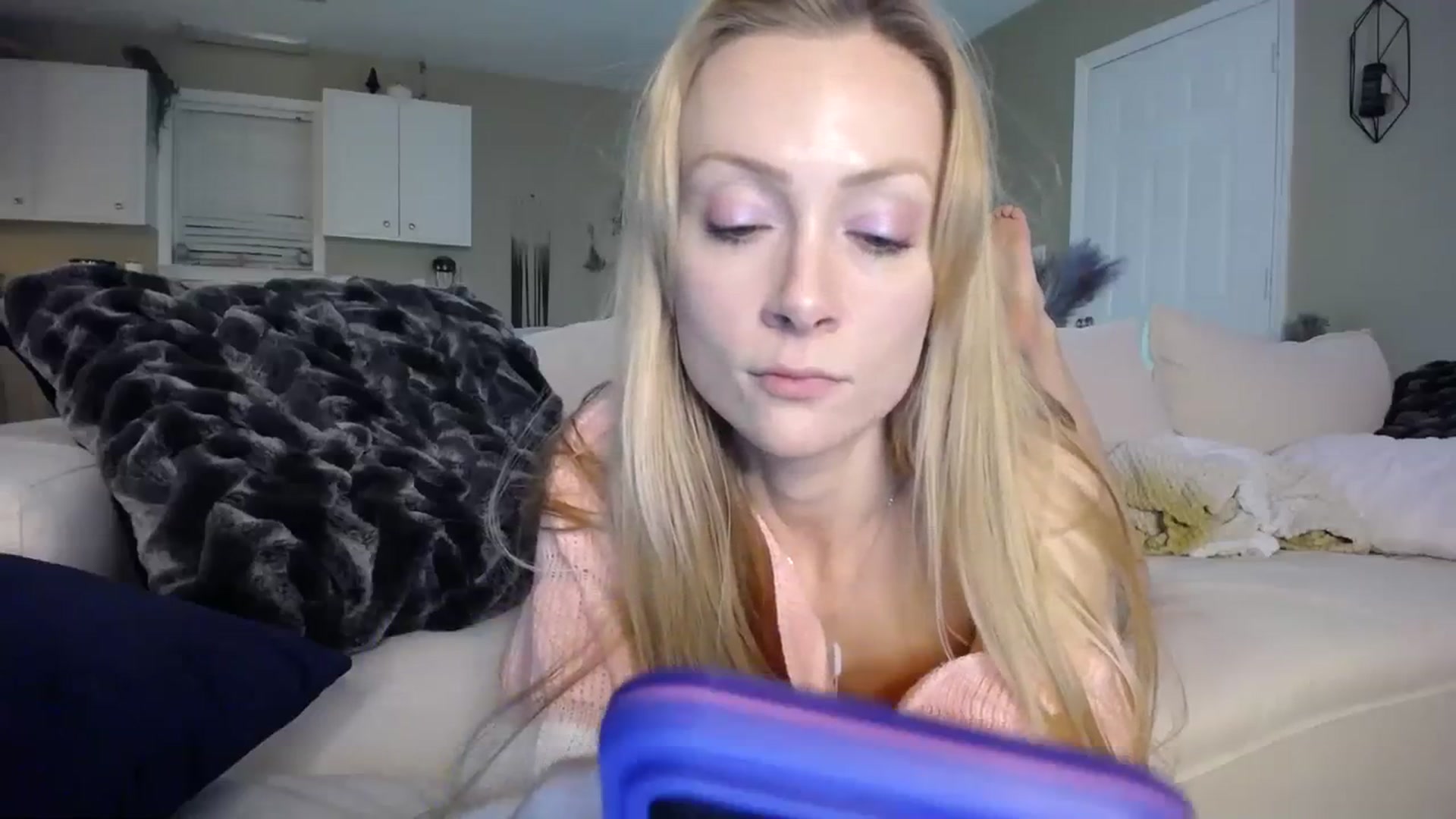 Gallery image thumbnail from MissSadieB's myfreecams stream on, 12/10/2023, 02:31 image 12 of 20