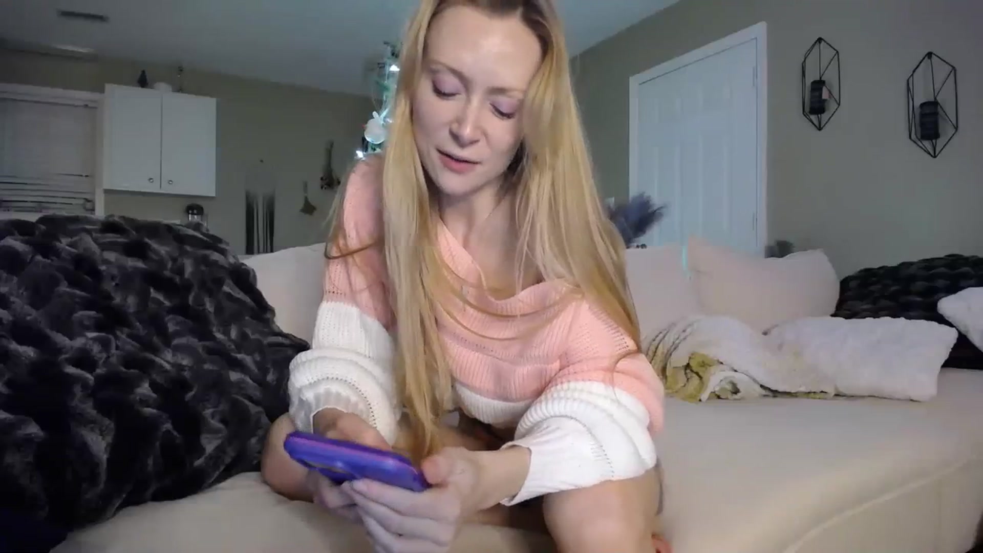 Gallery image thumbnail from MissSadieB's myfreecams stream on, 12/10/2023, 02:31 image 5 of 20