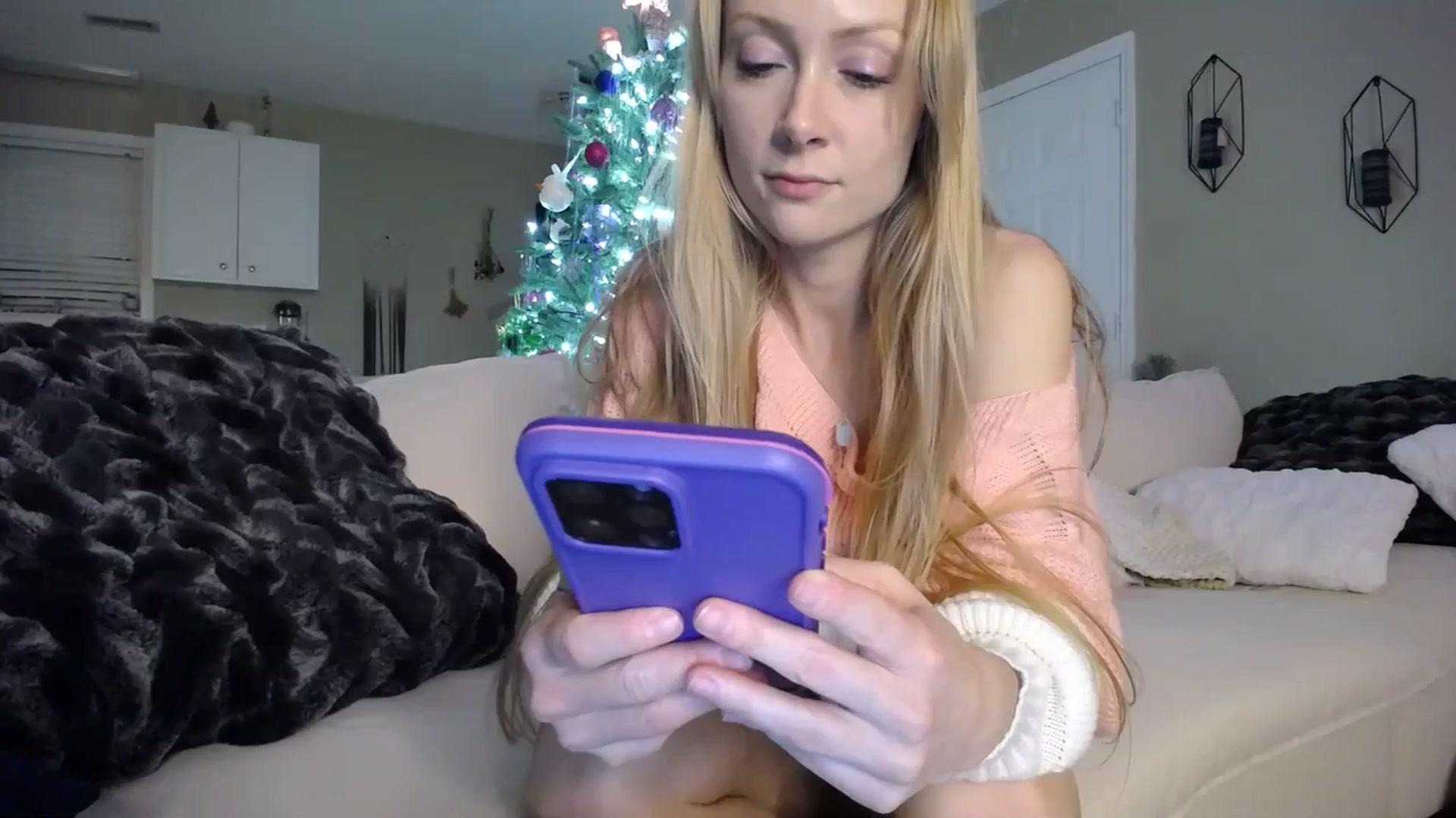 Gallery image thumbnail from MissSadieB's myfreecams stream on, 12/10/2023, 02:31 image 3 of 20