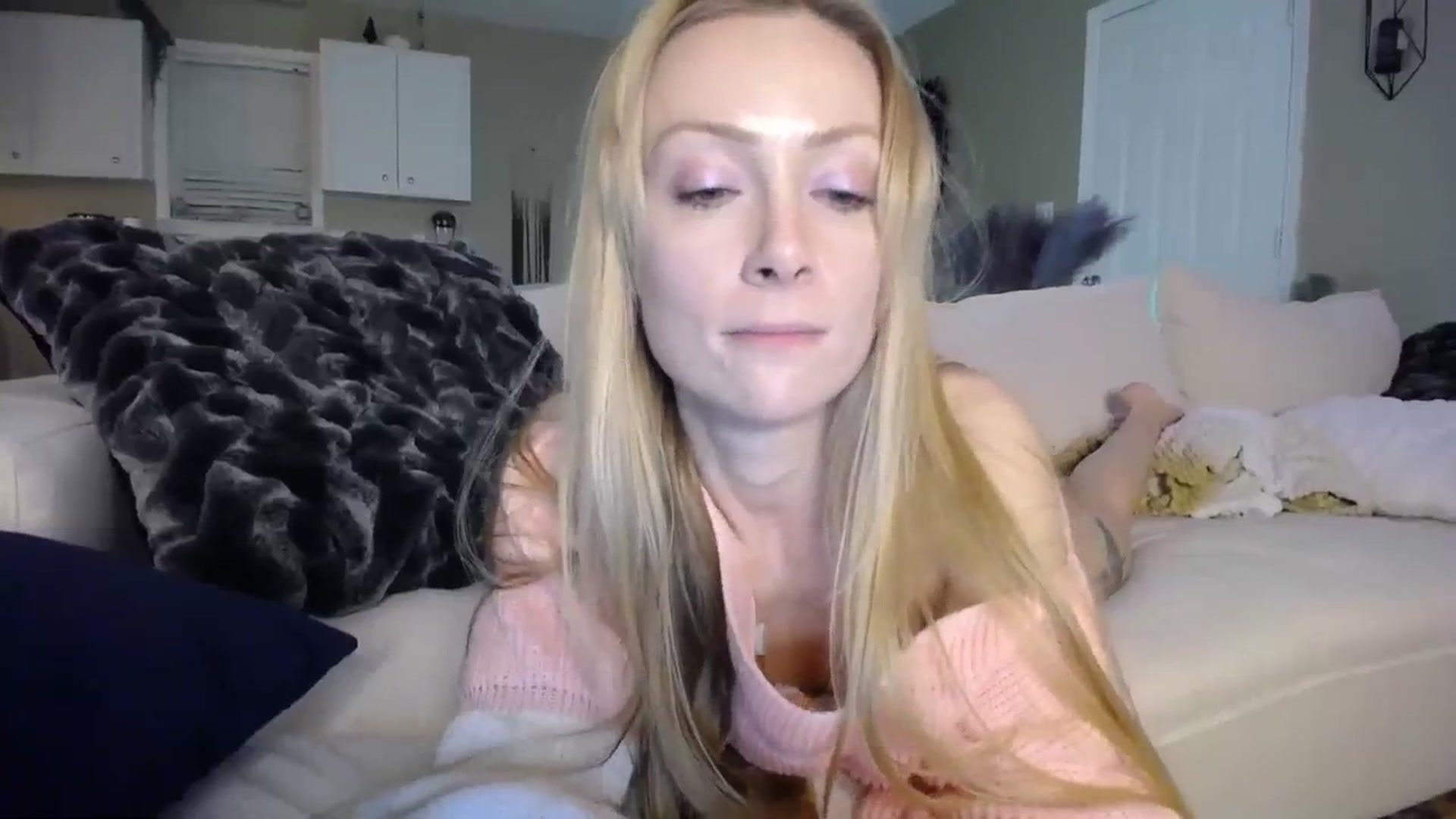 Gallery image thumbnail from MissSadieB's myfreecams stream on, 12/10/2023, 02:31 image 15 of 20