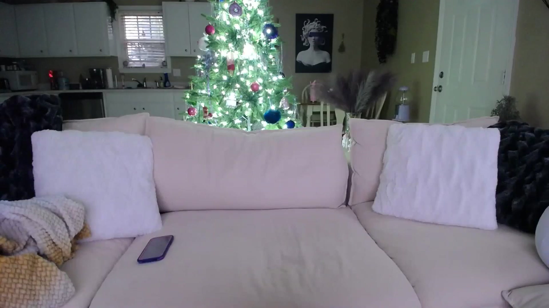 Gallery image thumbnail from MissSadieB's myfreecams stream on, 12/10/2023, 19:40 image 17 of 20
