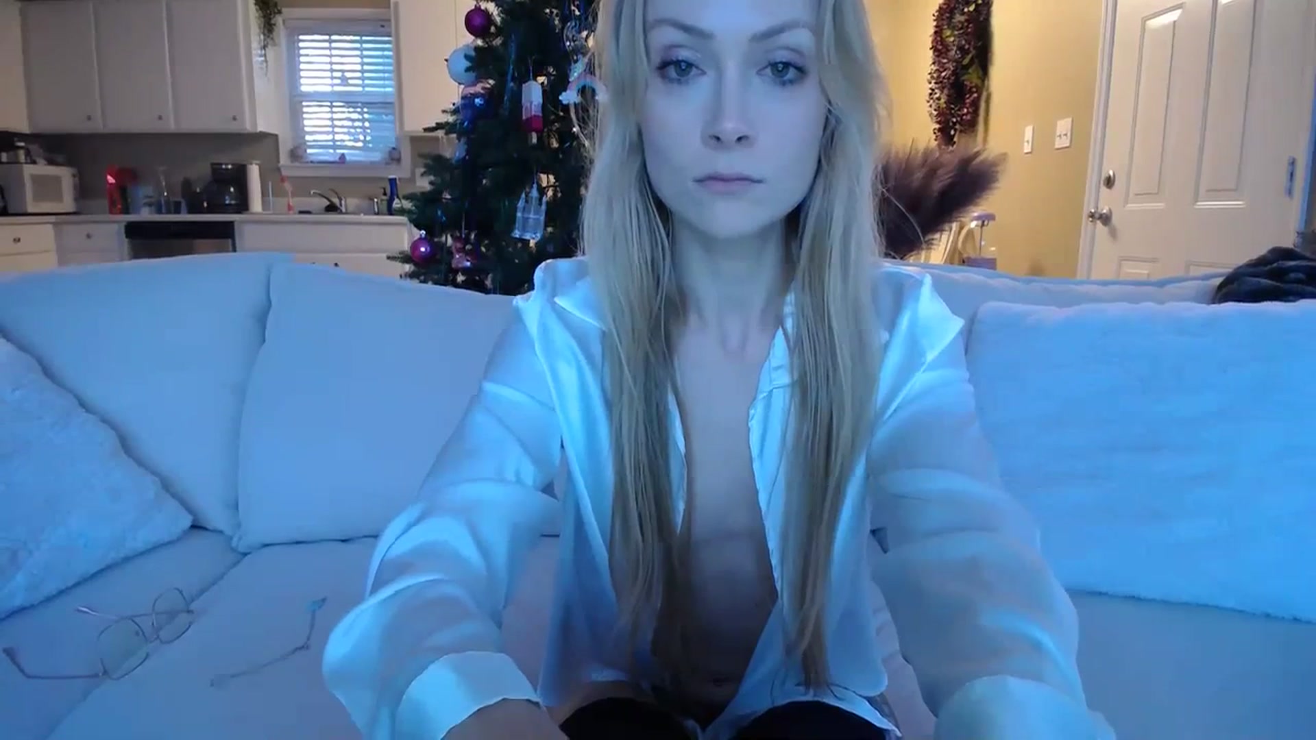 Gallery image thumbnail from MissSadieB's myfreecams stream on, 12/11/2023, 22:24 image 2 of 20