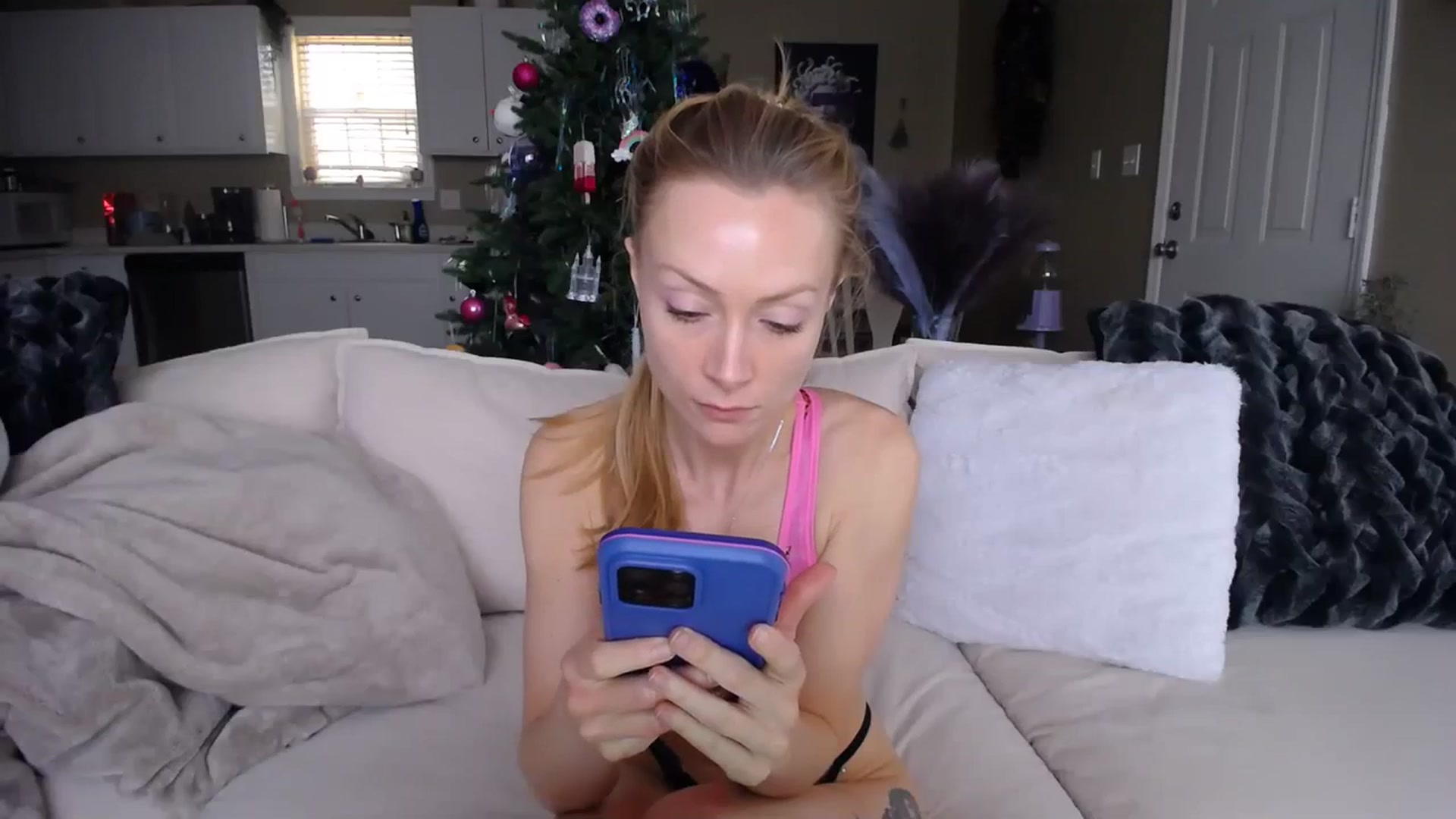 Gallery image thumbnail from MissSadieB's myfreecams stream on, 12/13/2023, 19:52 image 8 of 20