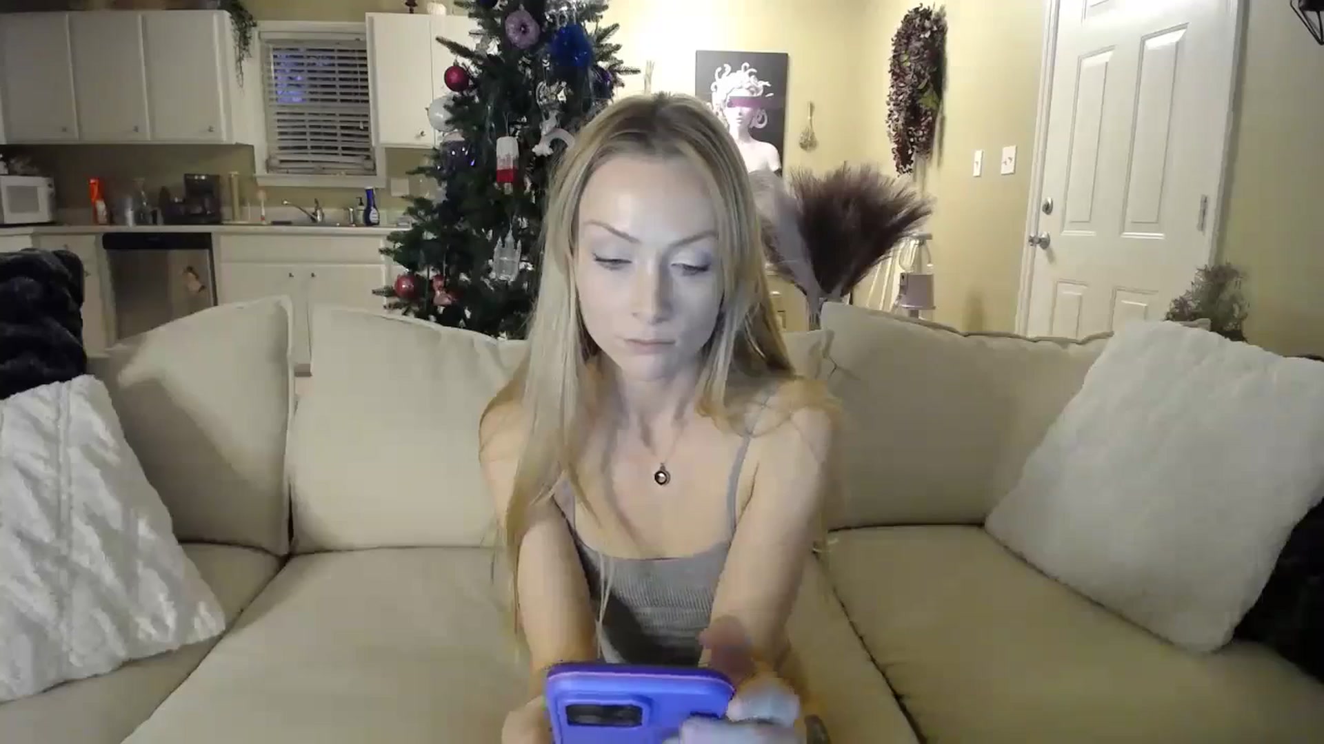 Gallery image thumbnail from MissSadieB's myfreecams stream on, 12/18/2023, 23:06 image 5 of 20