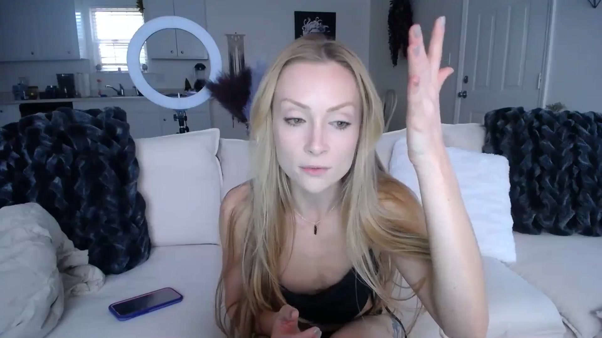 Gallery image thumbnail from MissSadieB's myfreecams stream on, 01/05/2024, 19:42 image 15 of 20