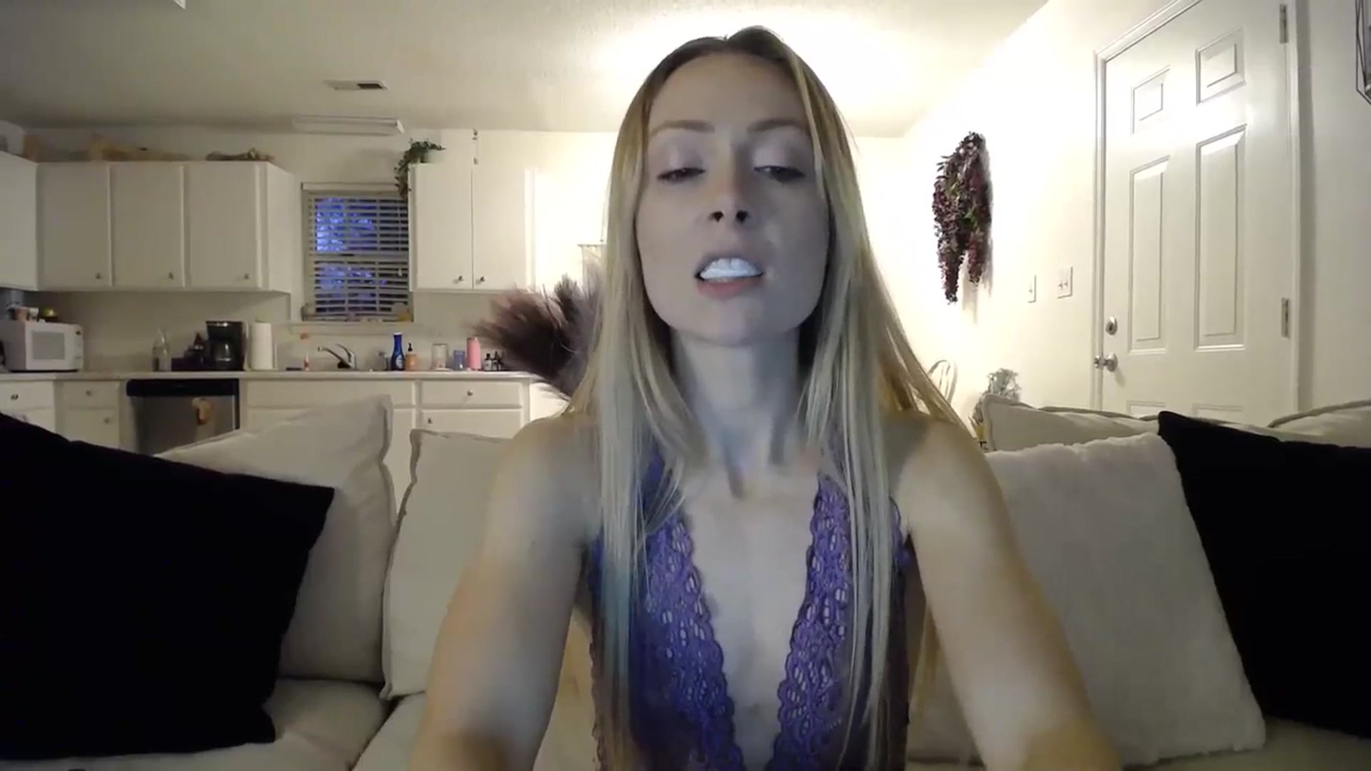 Gallery image thumbnail from MissSadieB's myfreecams stream on, 01/08/2024, 23:02 image 7 of 20