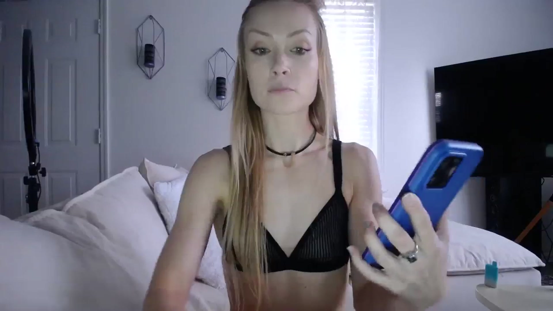 Gallery image thumbnail from MissSadieB's myfreecams stream on, 01/10/2024, 22:34 image 7 of 20