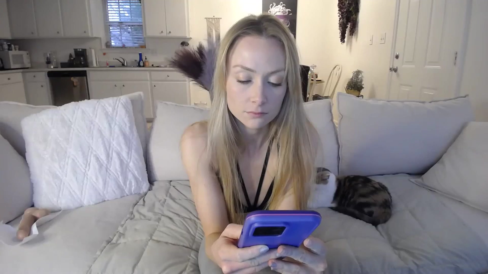 Gallery image thumbnail from MissSadieB's myfreecams stream on, 01/12/2024, 19:20 image 8 of 20