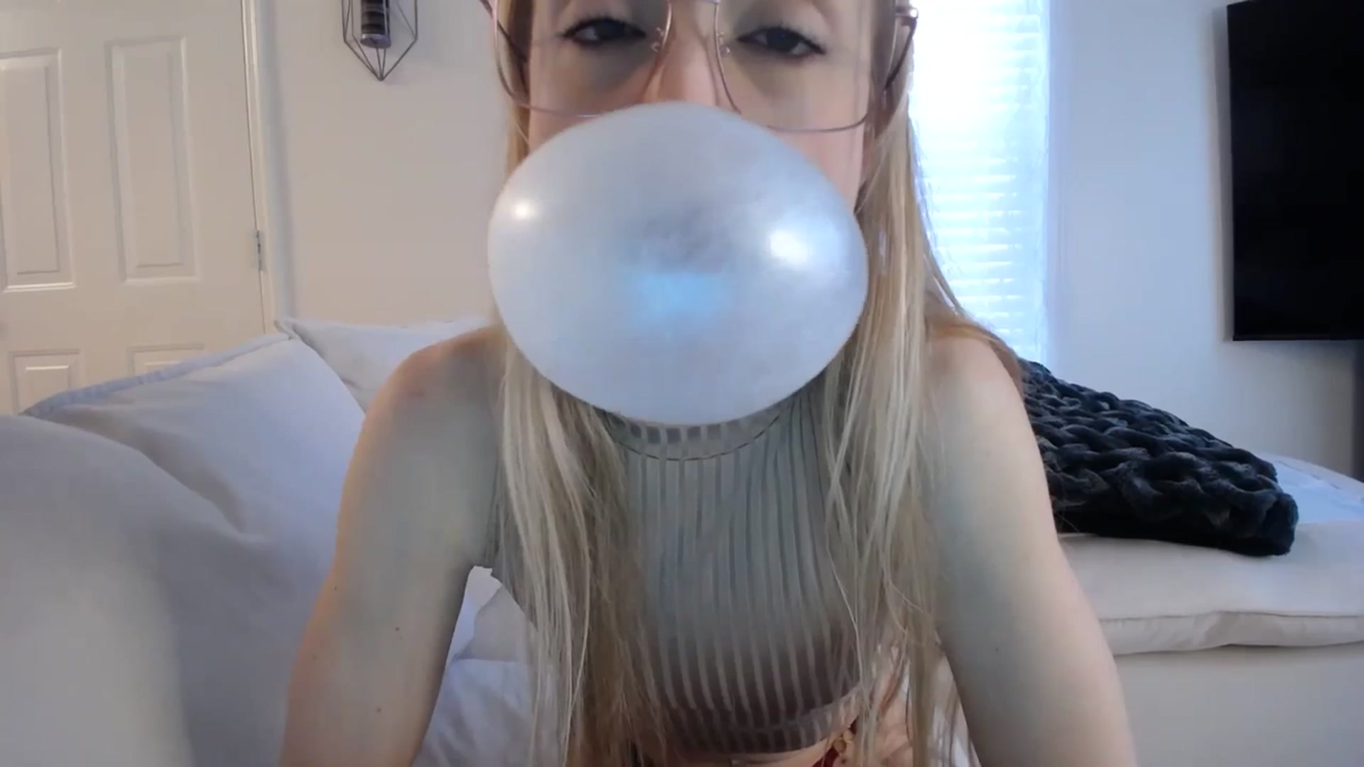 Gallery image thumbnail from MissSadieB's myfreecams stream on, 01/16/2024, 20:45 image 16 of 20
