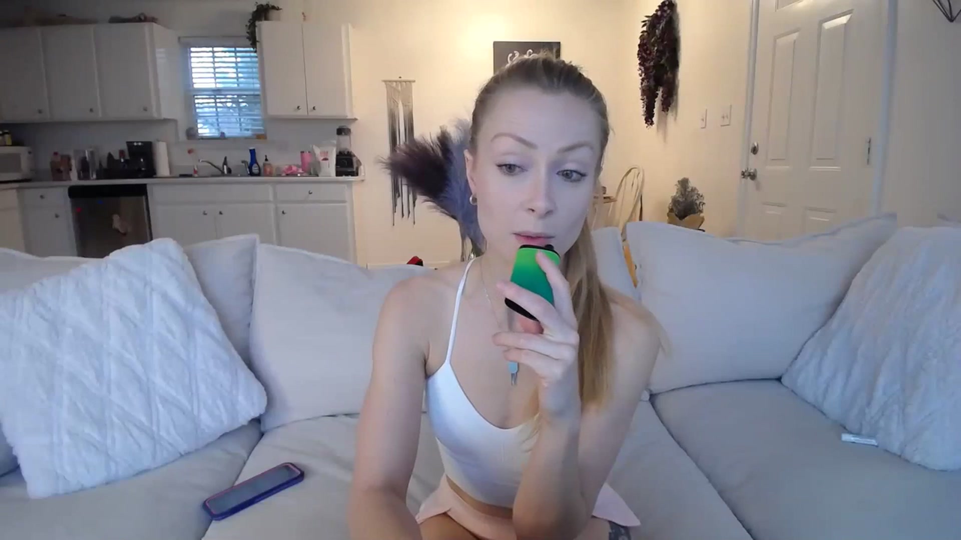 Gallery image thumbnail from MissSadieB's myfreecams stream on, 01/23/2024, 19:38 image 6 of 20