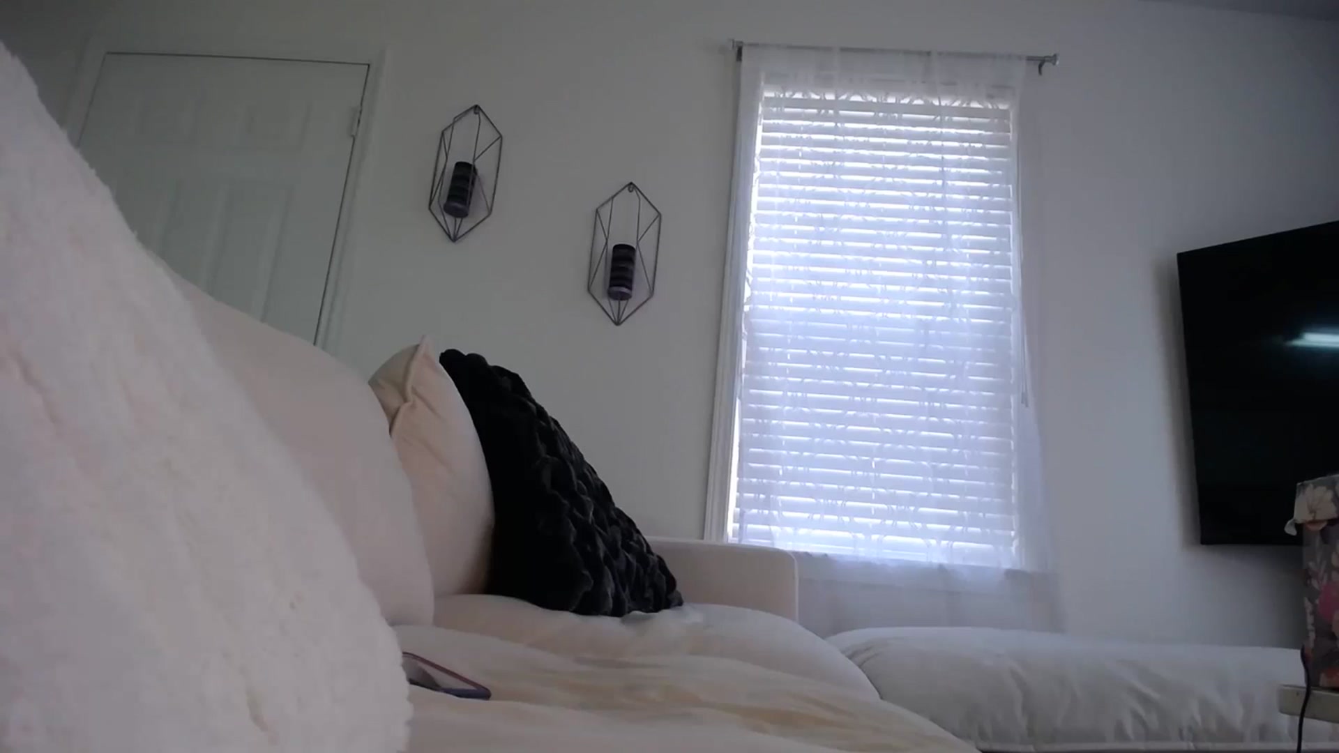 Gallery image thumbnail from MissSadieB's myfreecams stream on, 02/04/2024, 21:39 image 17 of 20
