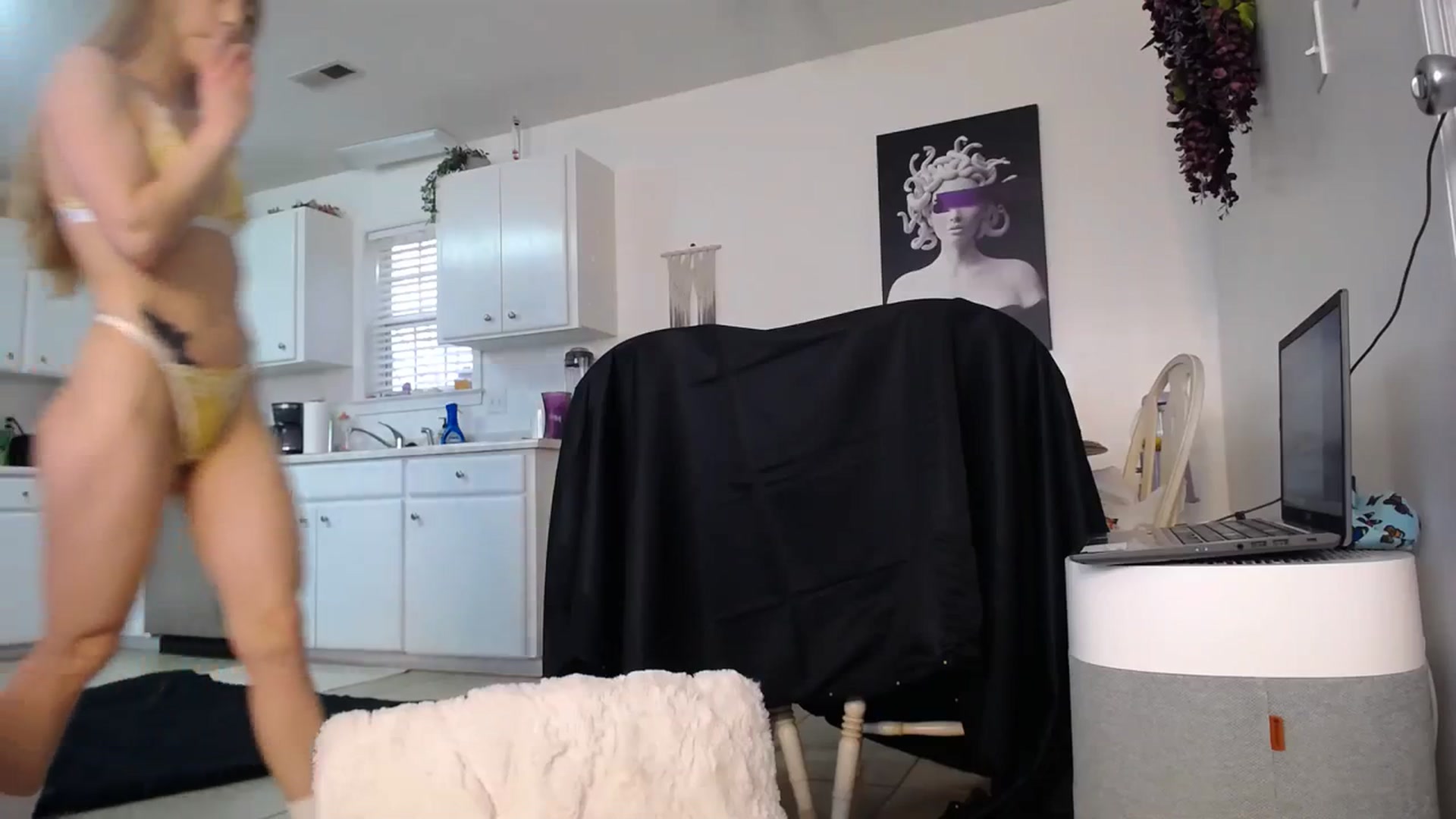 Gallery image thumbnail from MissSadieB's myfreecams stream on, 02/23/2024, 19:46 image 10 of 20