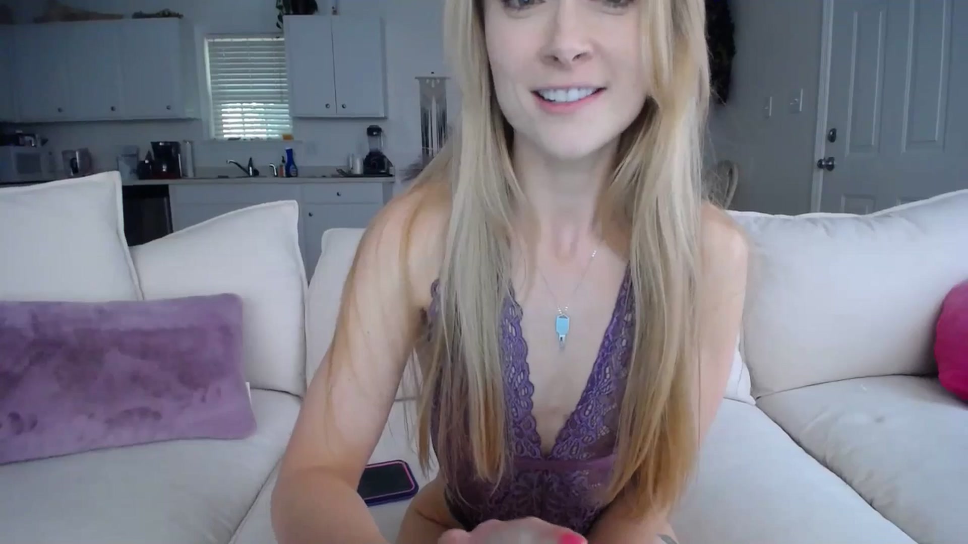 Gallery image thumbnail from MissSadieB's myfreecams stream on, 04/16/2024, 19:33 image 12 of 20