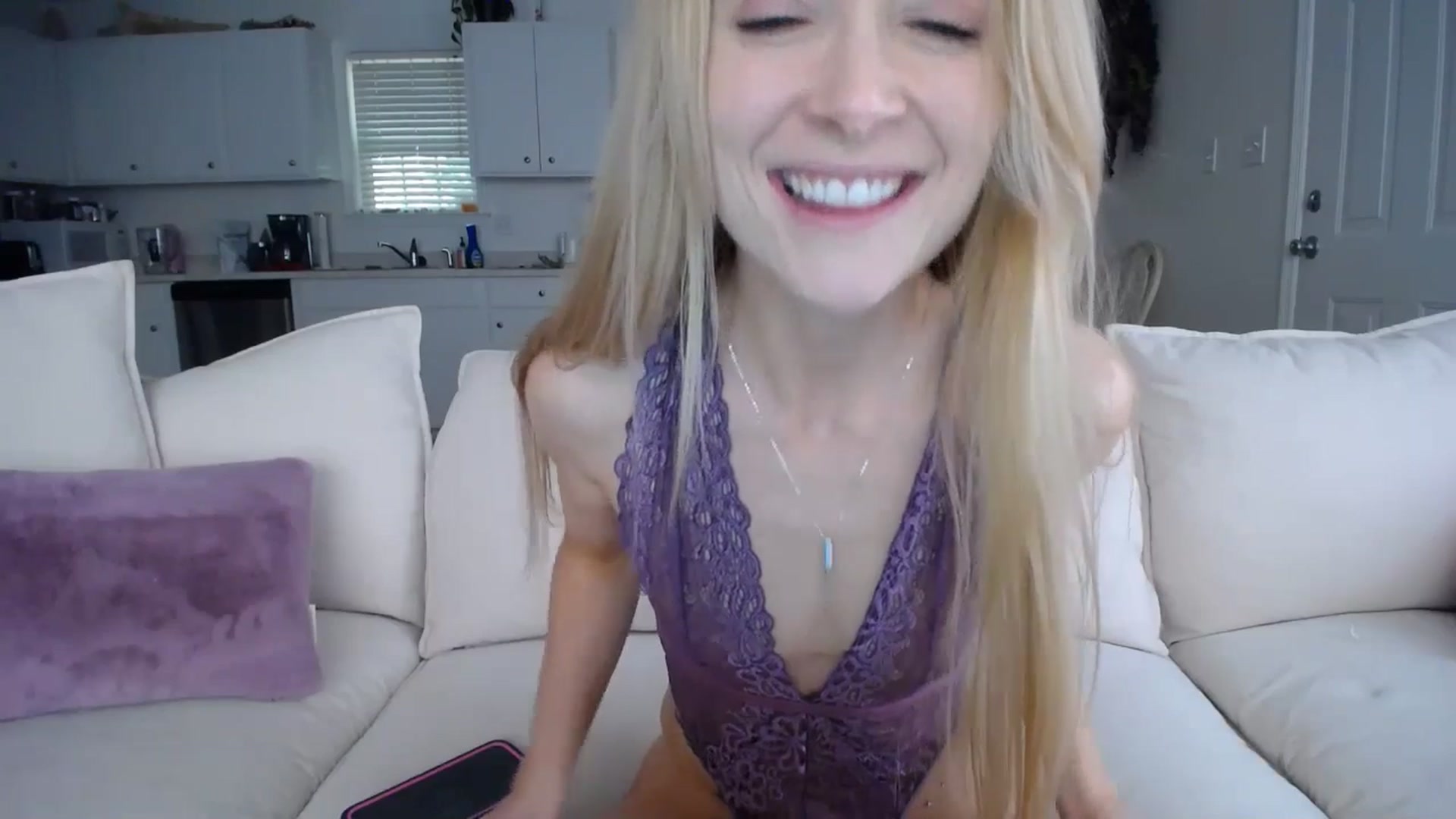 Gallery image thumbnail from MissSadieB's myfreecams stream on, 04/16/2024, 19:33 image 13 of 20
