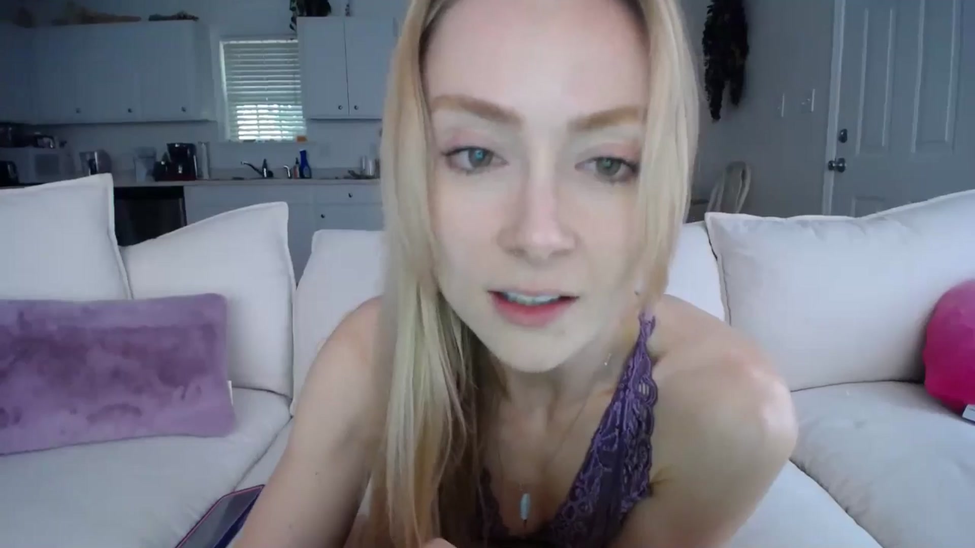 Gallery image thumbnail from MissSadieB's myfreecams stream on, 04/16/2024, 19:33 image 18 of 20