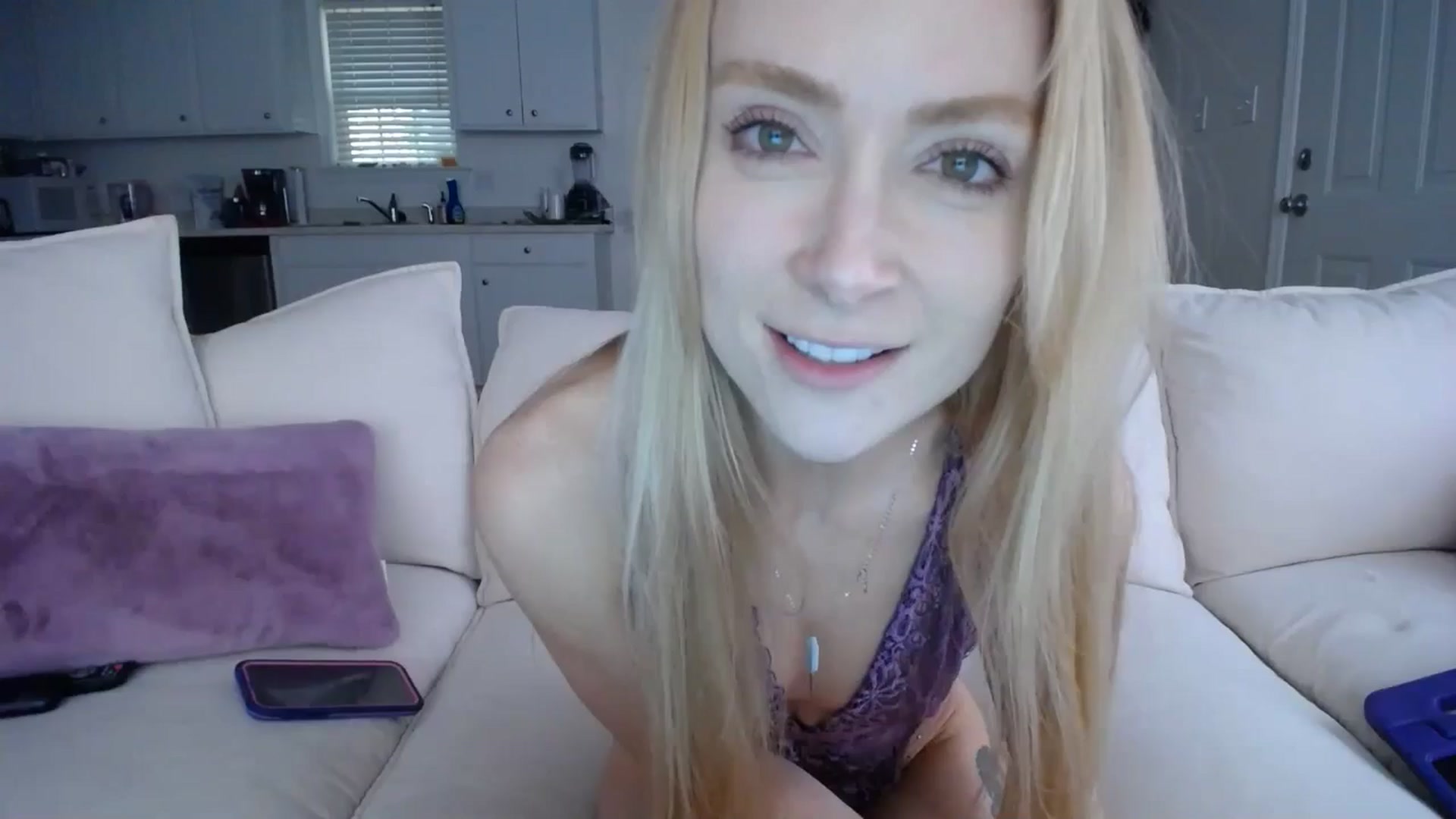 Gallery image thumbnail from MissSadieB's myfreecams stream on, 04/16/2024, 19:33 image 1 of 20