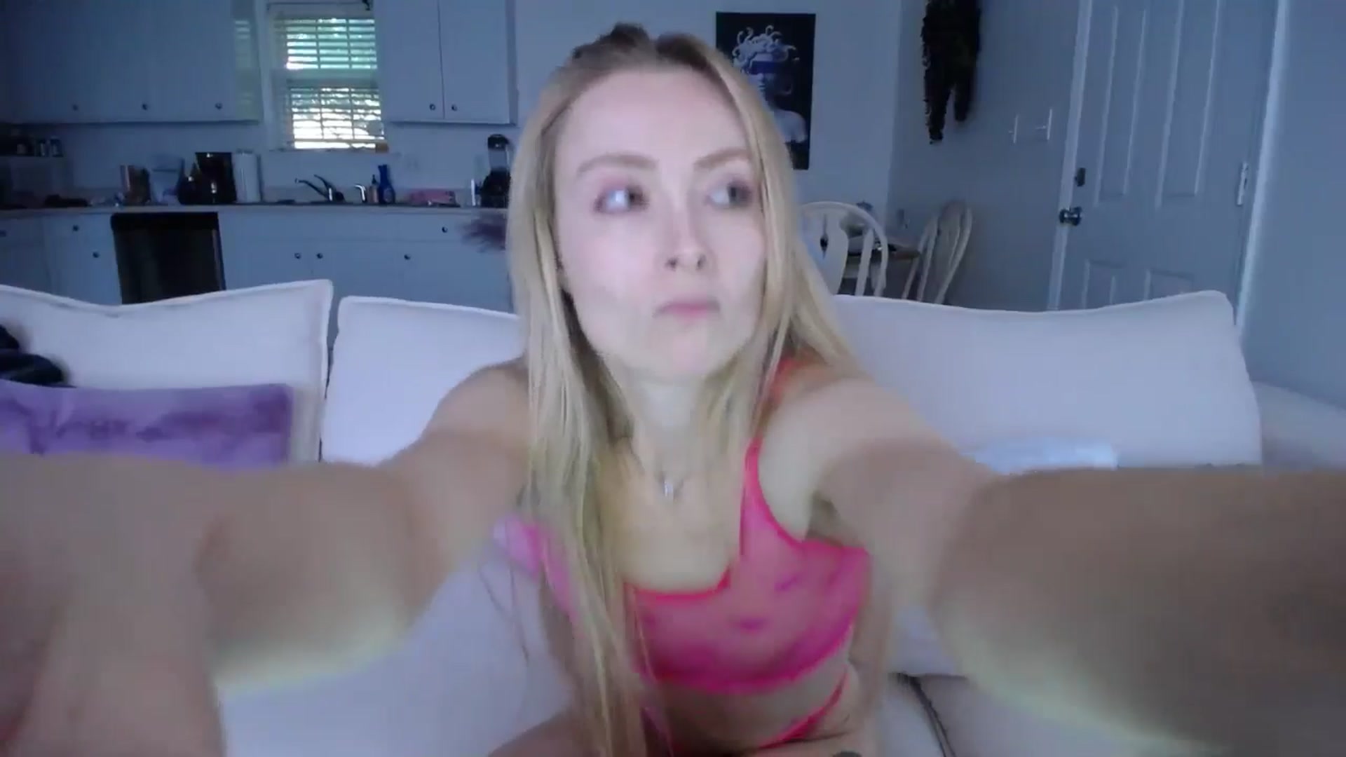 Gallery image thumbnail from MissSadieB's myfreecams stream on, 04/29/2024, 19:57 image 16 of 20
