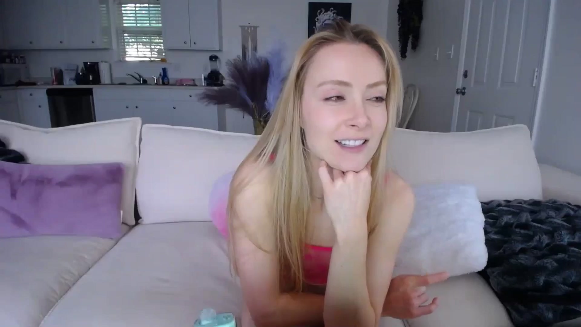Gallery image thumbnail from MissSadieB's myfreecams stream on, 04/29/2024, 19:57 image 2 of 20