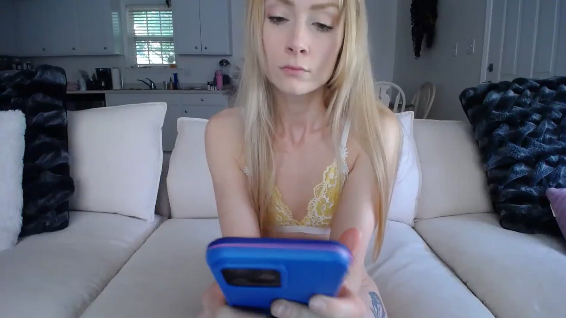 Gallery image thumbnail from MissSadieB's myfreecams stream on, 05/07/2024, 18:54 image 13 of 20