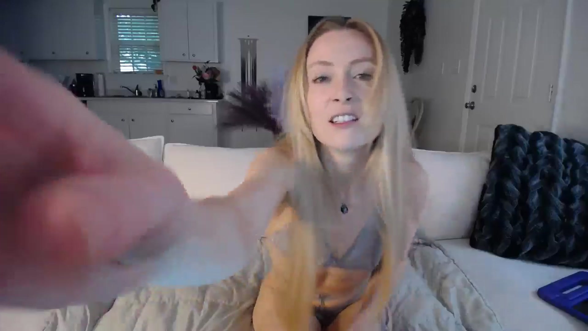 Gallery image thumbnail from MissSadieB's myfreecams stream on, 05/13/2024, 17:05 image 14 of 20