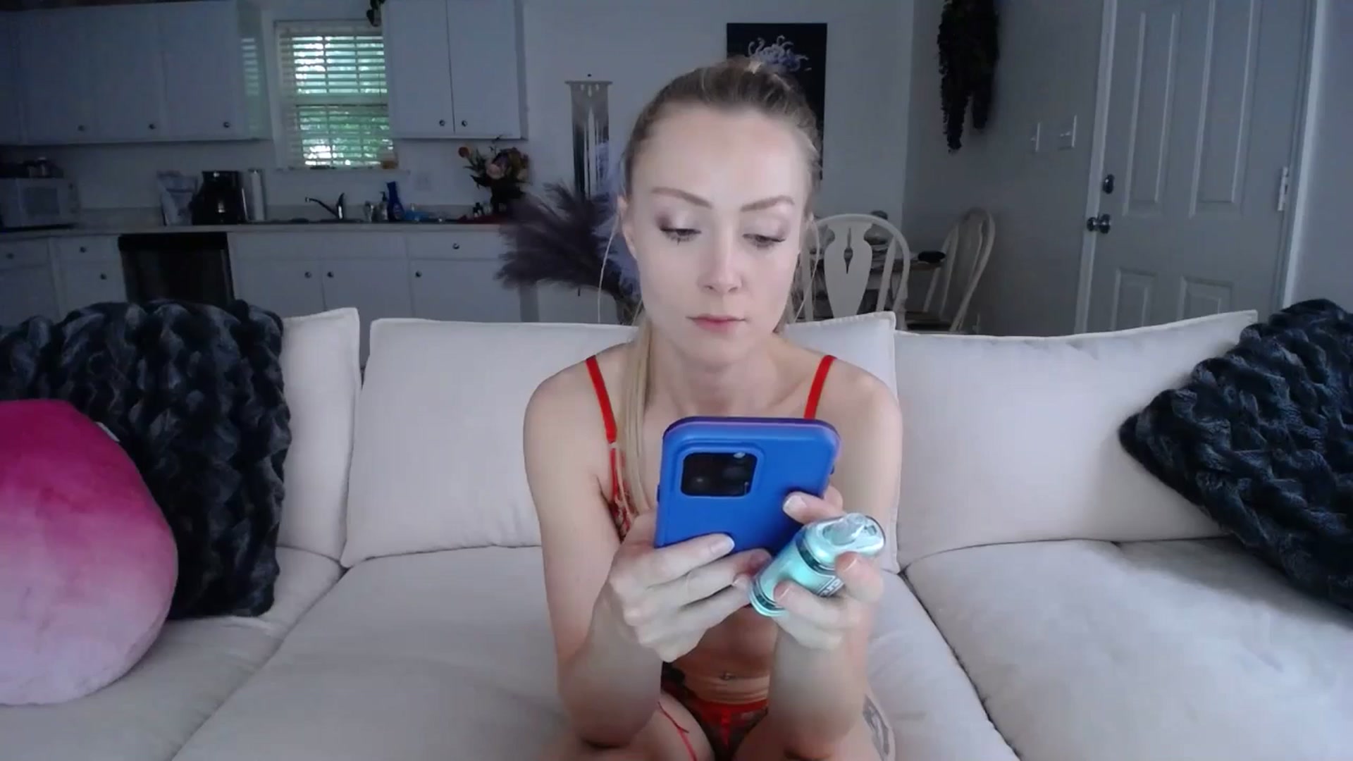Gallery image thumbnail from MissSadieB's myfreecams stream on, 05/14/2024, 18:58 image 12 of 20