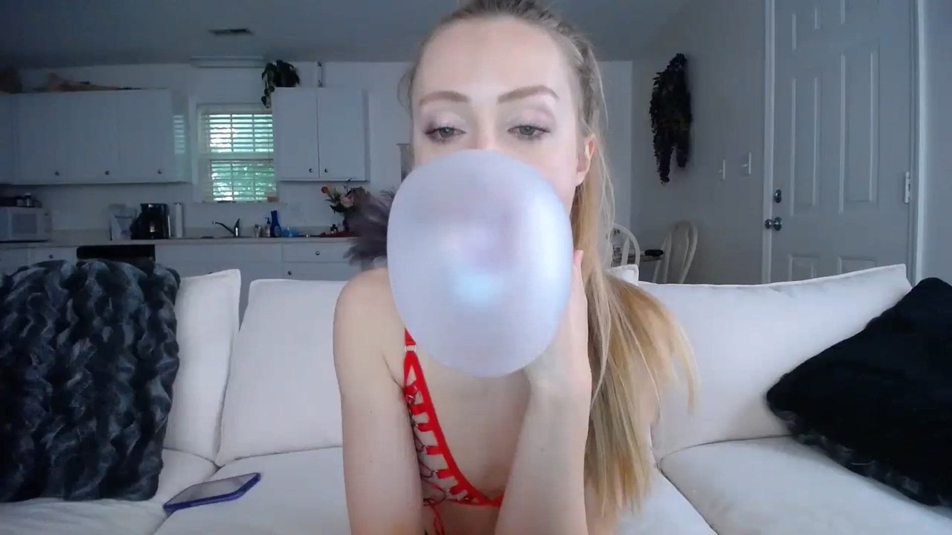 Gallery image thumbnail from MissSadieB's myfreecams stream on, 05/14/2024, 19:43 image 17 of 20