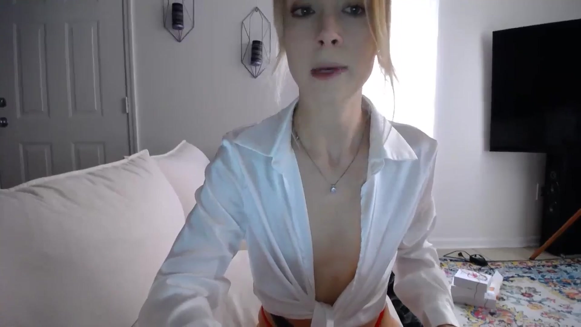 Gallery image thumbnail from MissSadieB's myfreecams stream on, 05/17/2024, 18:02 image 6 of 20
