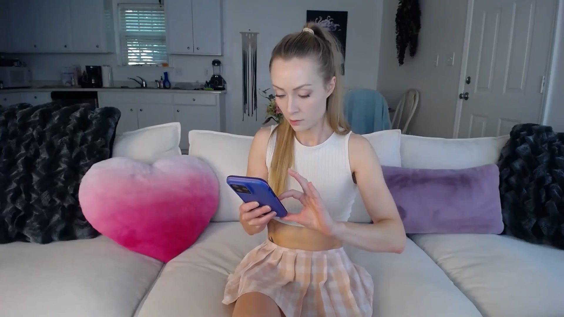 Gallery image thumbnail from MissSadieB's myfreecams stream on, 05/24/2024, 18:48 image 9 of 20
