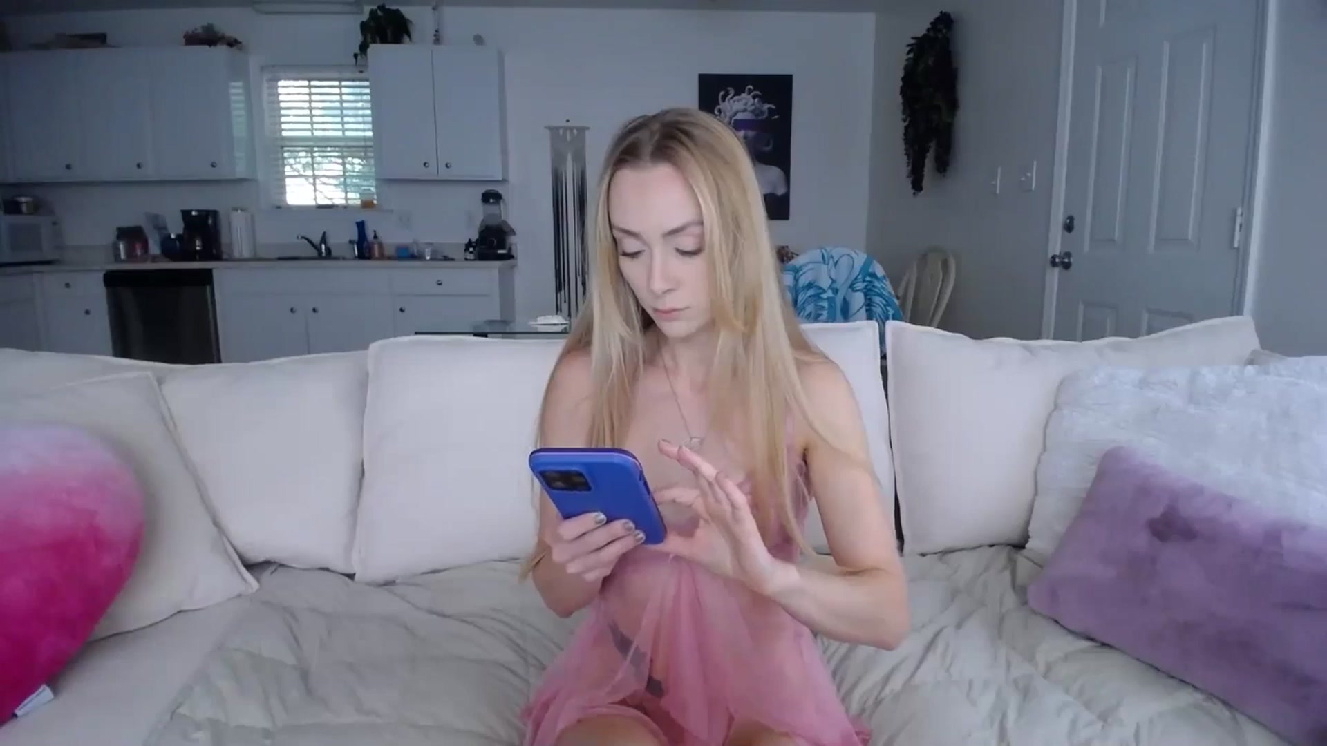 Gallery image thumbnail from MissSadieB's myfreecams stream on, 07/01/2024, 18:25 image 12 of 20
