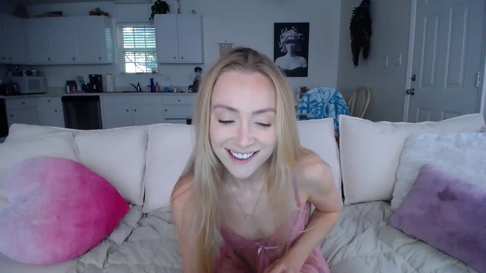 Gallery image thumbnail from MissSadieB's myfreecams stream on, 07/01/2024, 19:38 image 11 of 20