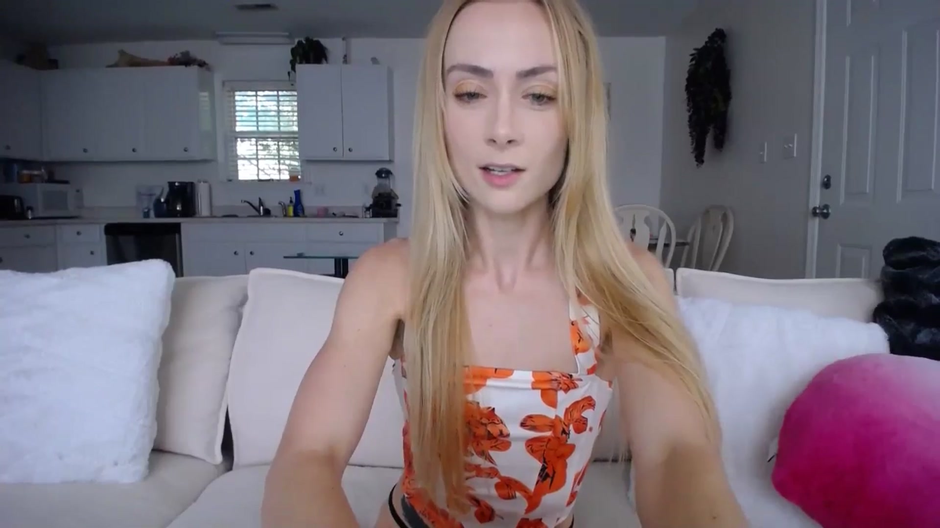 Gallery image thumbnail from MissSadieB's myfreecams stream on, 07/11/2024, 18:17 image 18 of 20