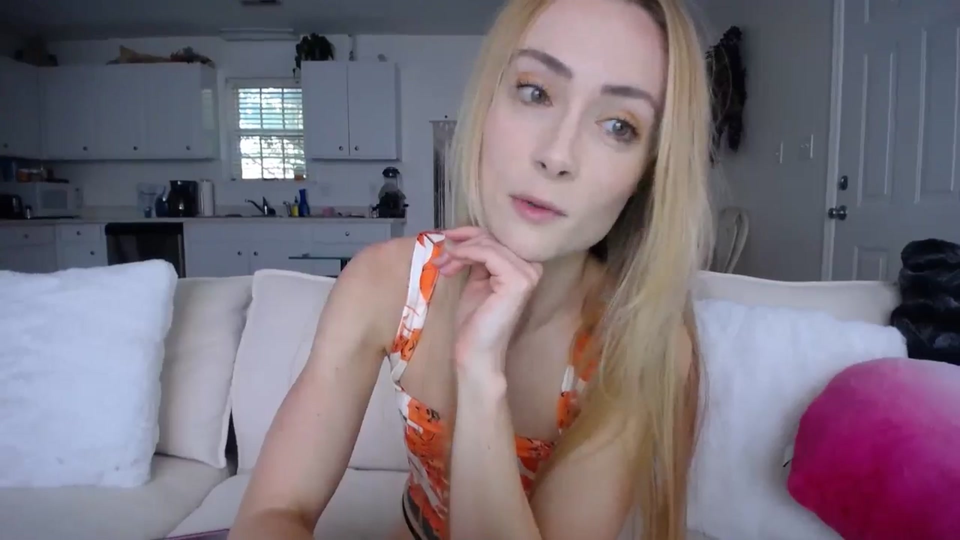 Gallery image thumbnail from MissSadieB's myfreecams stream on, 07/11/2024, 18:17 image 16 of 20