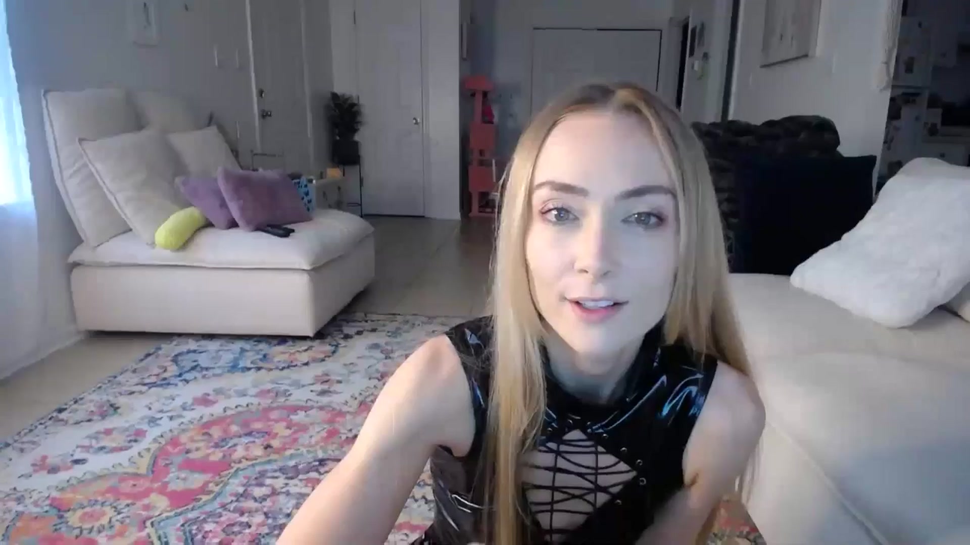 Gallery image thumbnail from MissSadieB's myfreecams stream on, 08/08/2024, 17:01 image 8 of 20