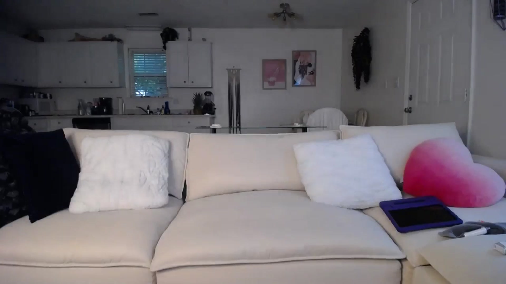 Gallery image thumbnail from MissSadieB's myfreecams stream on, 08/08/2024, 17:01 image 17 of 20