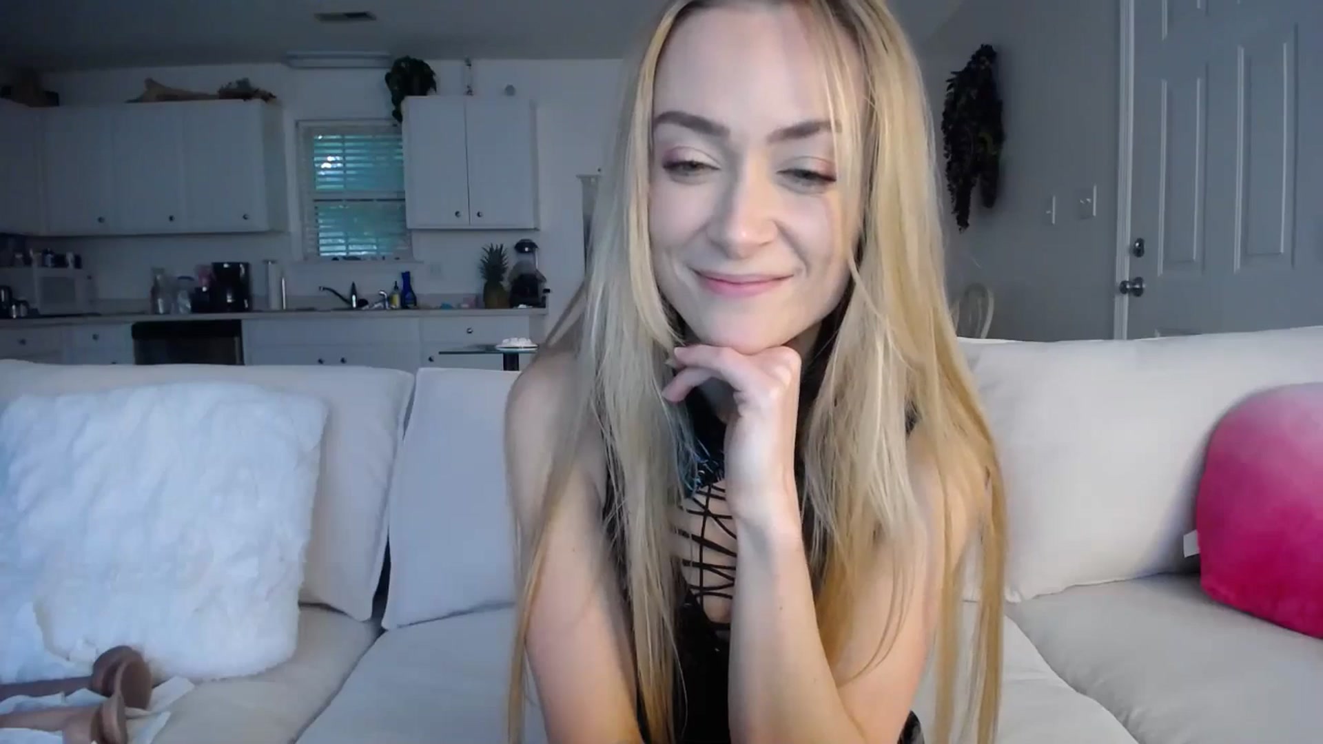 Gallery image thumbnail from MissSadieB's myfreecams stream on, 08/08/2024, 18:11 image 20 of 20