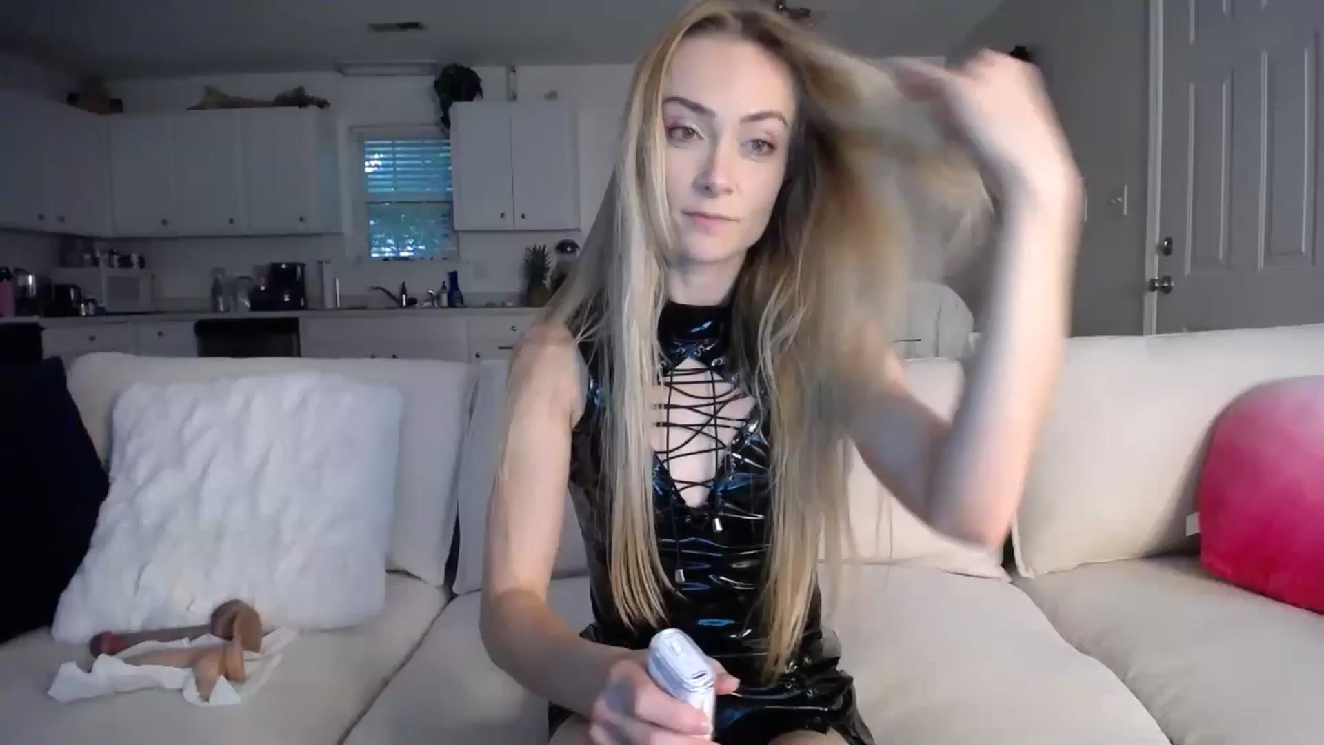 Gallery image thumbnail from MissSadieB's myfreecams stream on, 08/08/2024, 18:11 image 1 of 20