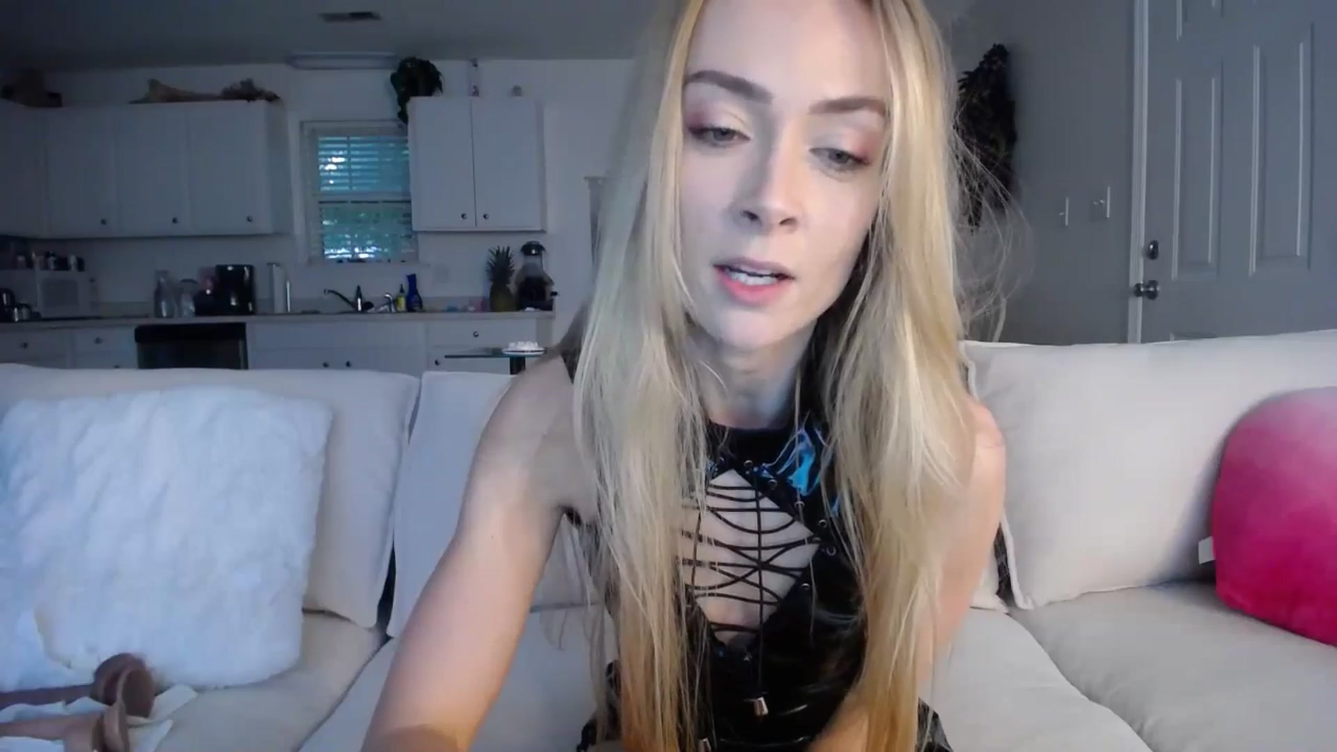 Gallery image thumbnail from MissSadieB's myfreecams stream on, 08/08/2024, 18:11 image 4 of 20