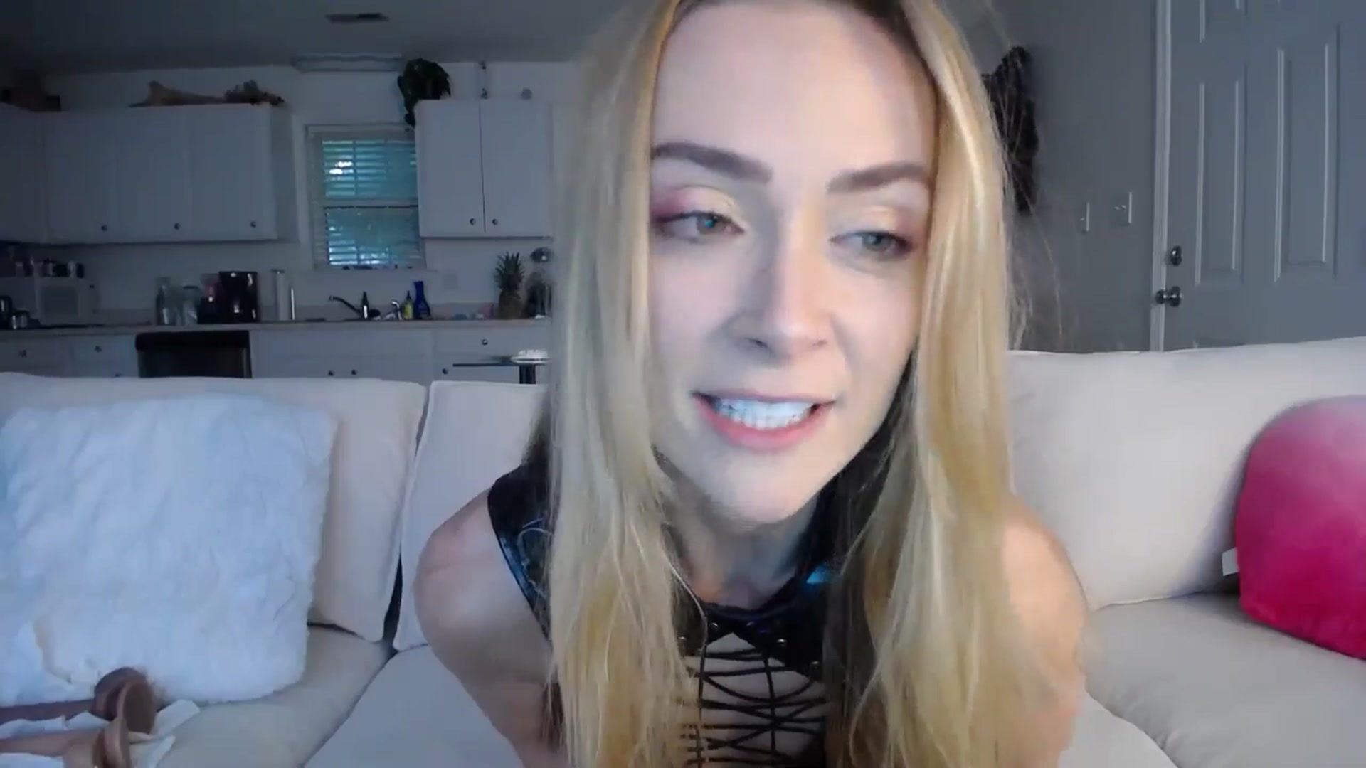 Gallery image thumbnail from MissSadieB's myfreecams stream on, 08/08/2024, 18:11 image 15 of 20