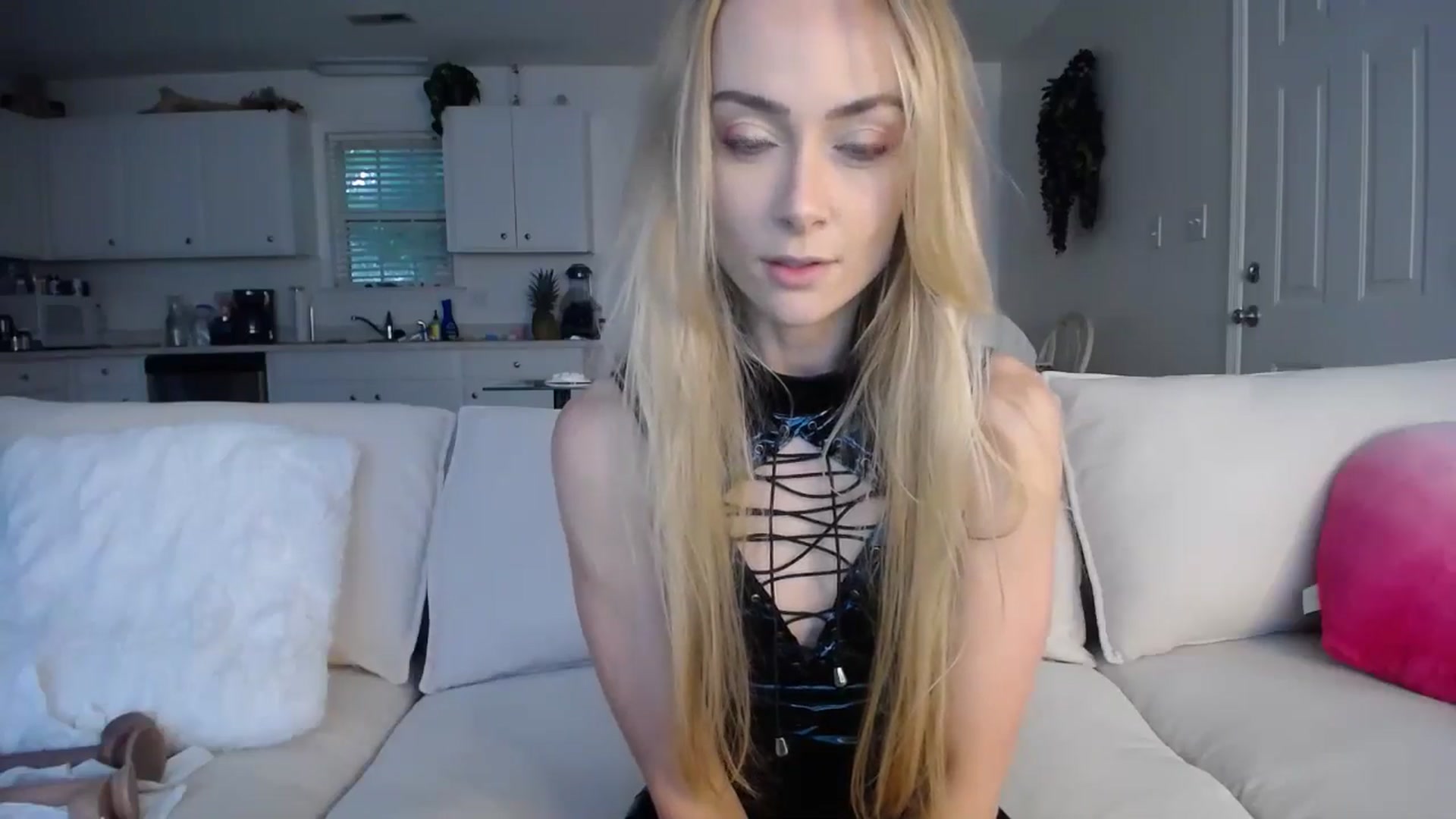 Gallery image thumbnail from MissSadieB's myfreecams stream on, 08/08/2024, 18:11 image 17 of 20