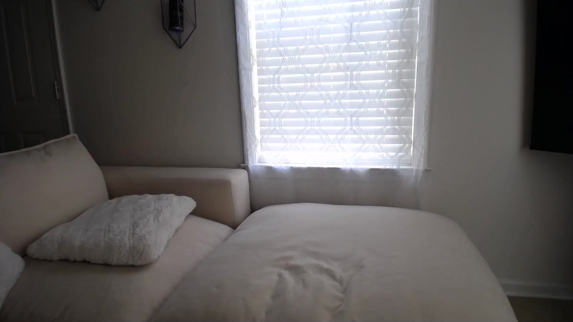 Gallery image thumbnail from MissSadieB's myfreecams stream on, 08/12/2024, 18:48 image 2 of 20