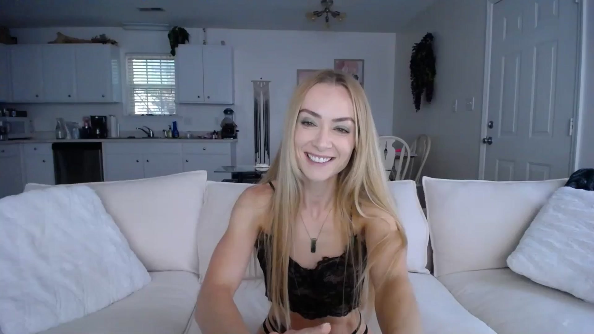 Gallery image thumbnail from MissSadieB's myfreecams stream on, 08/14/2024, 19:01 image 4 of 20