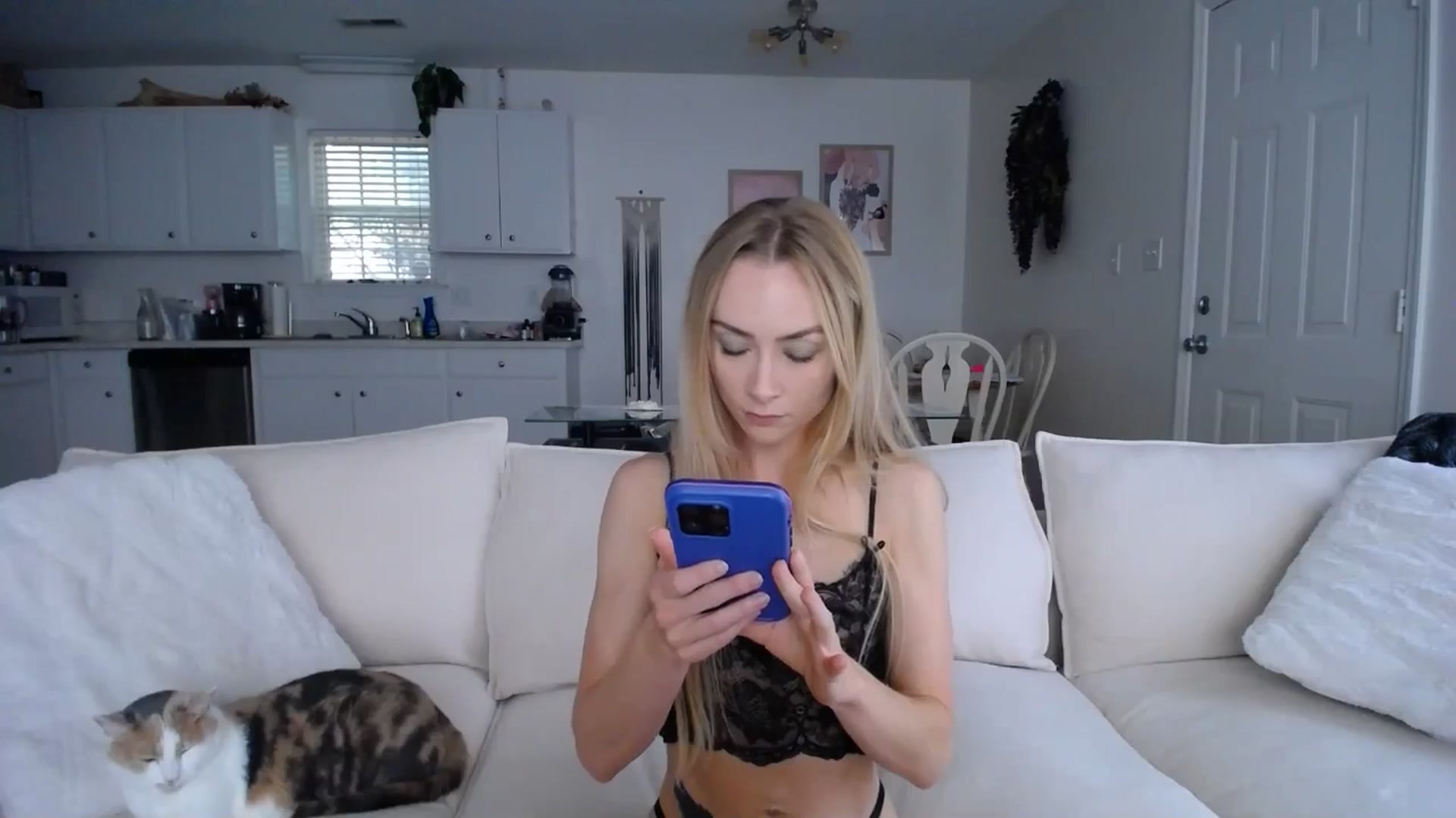 Gallery image thumbnail from MissSadieB's myfreecams stream on, 08/14/2024, 19:01 image 15 of 20