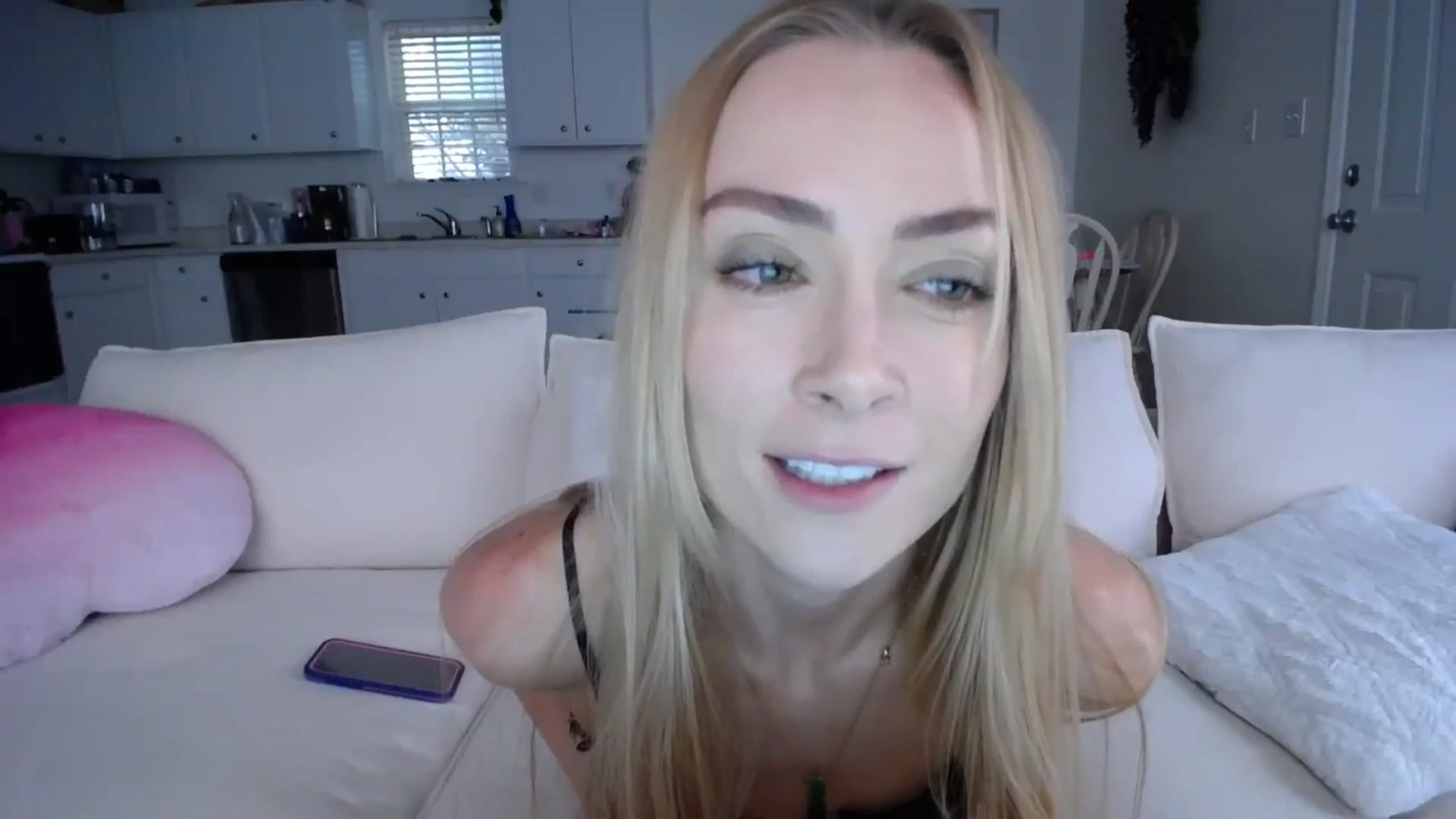 Gallery image thumbnail from MissSadieB's myfreecams stream on, 08/14/2024, 20:05 image 10 of 20
