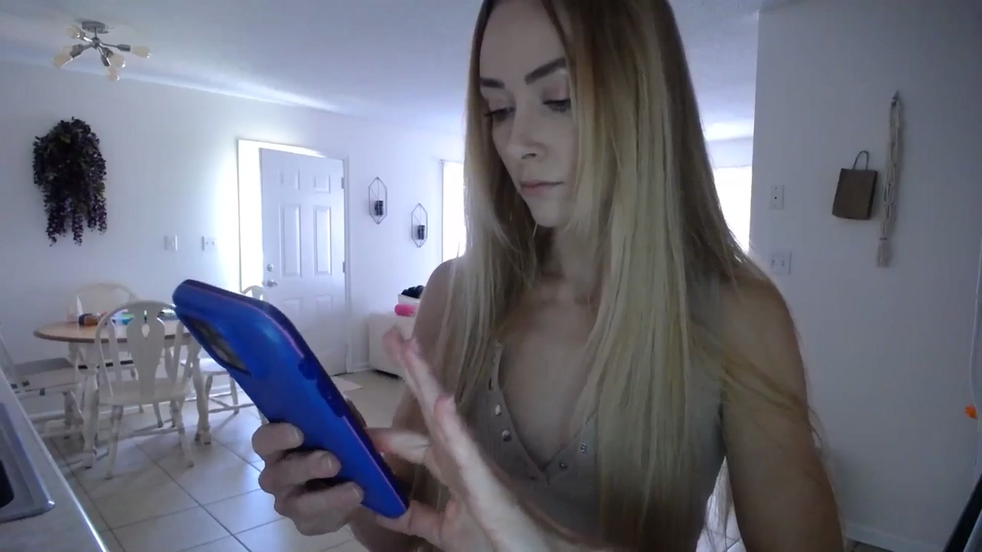 Gallery image thumbnail from MissSadieB's myfreecams stream on, 08/28/2024, 19:31 image 10 of 20