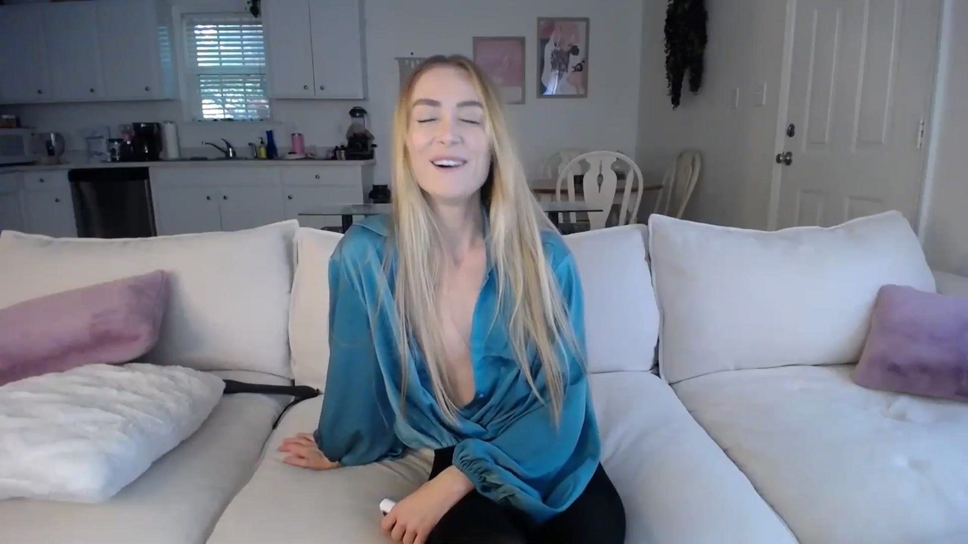 Gallery image thumbnail from MissSadieB's myfreecams stream on, 09/17/2024, 19:44 image 14 of 20