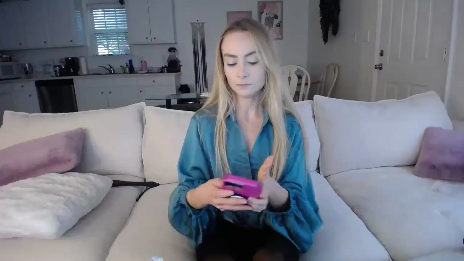 Gallery image thumbnail from MissSadieB's myfreecams stream on, 09/17/2024, 20:05 image 7 of 20
