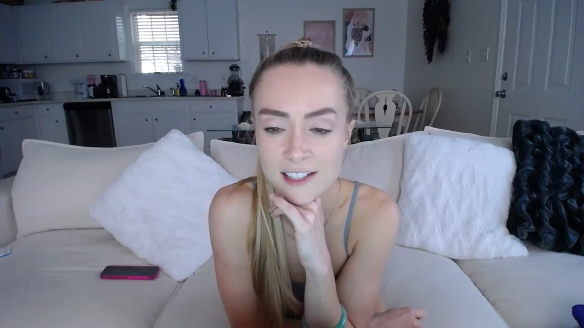 Gallery image thumbnail from MissSadieB's myfreecams stream on, 09/24/2024, 19:35 image 19 of 20