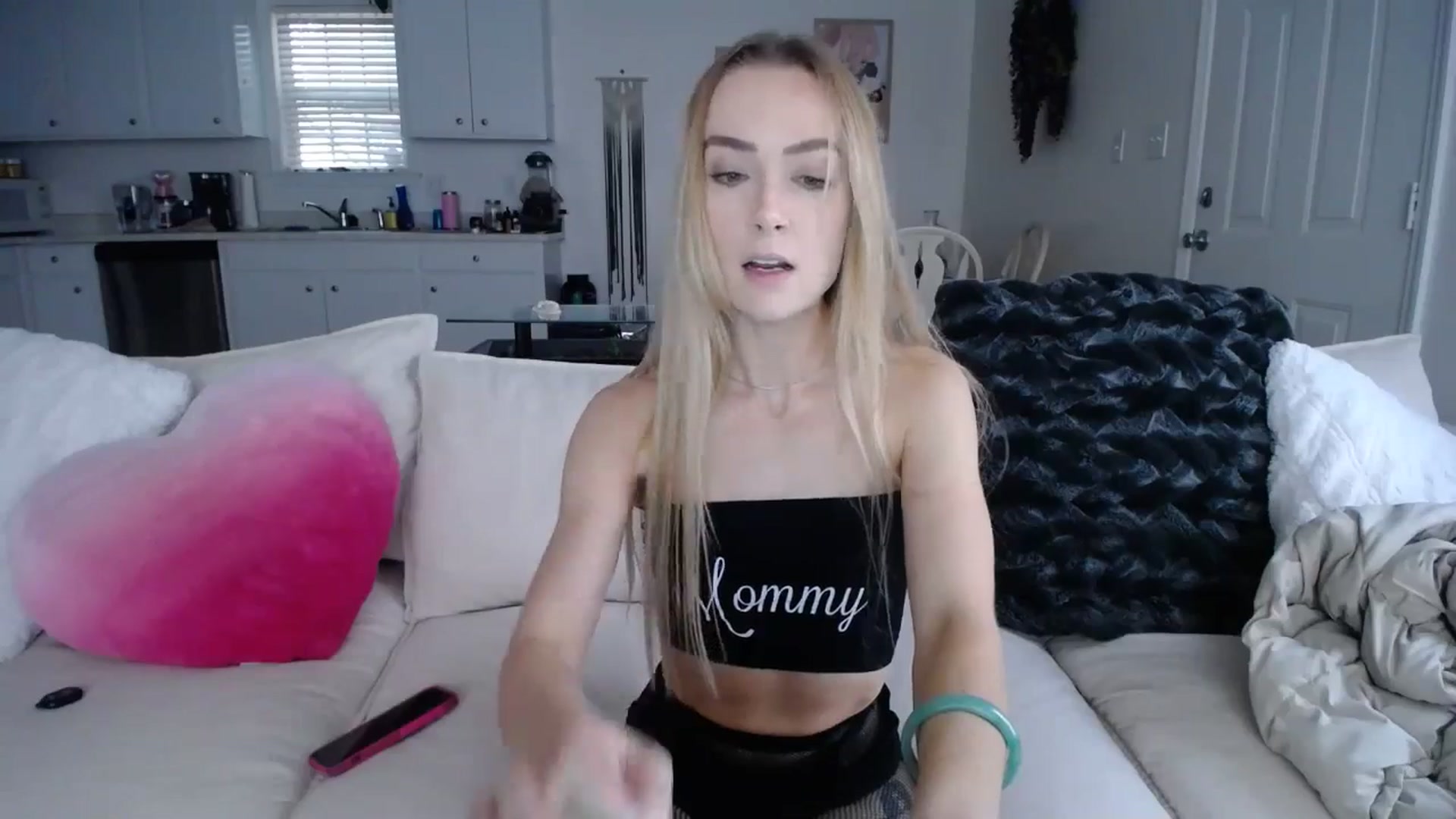 Gallery image thumbnail from MissSadieB's myfreecams stream on, 09/25/2024, 18:13 image 9 of 20